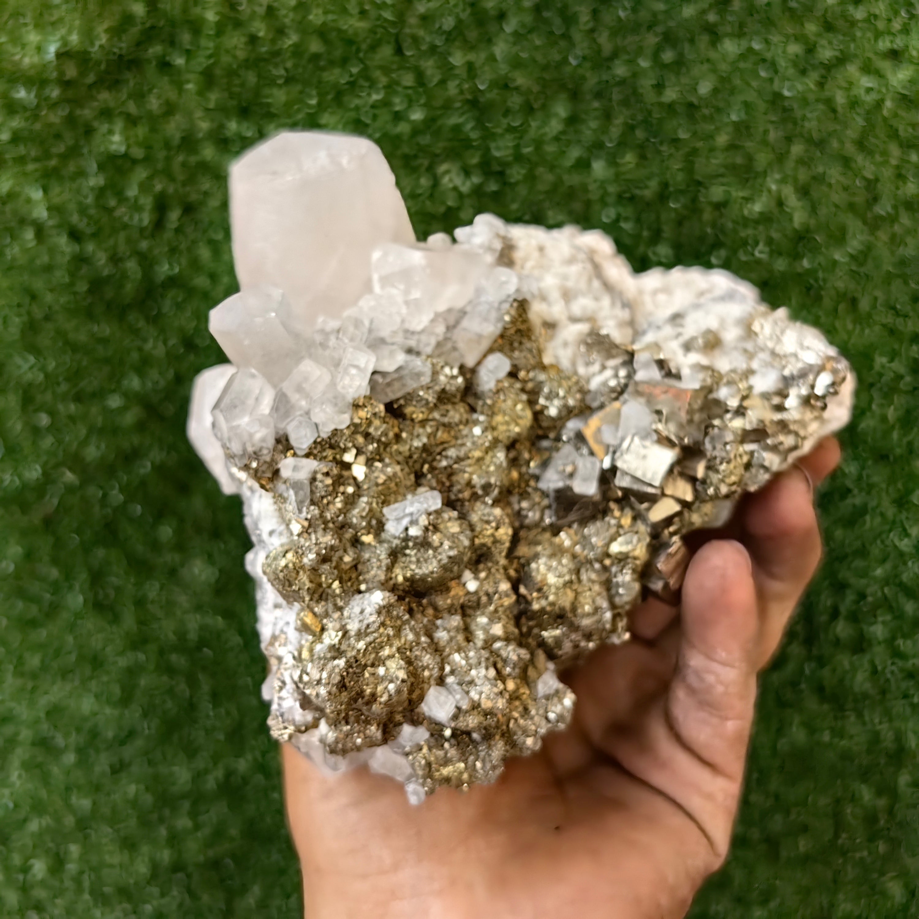 1 pcs Pyrite Cubic with Calcite