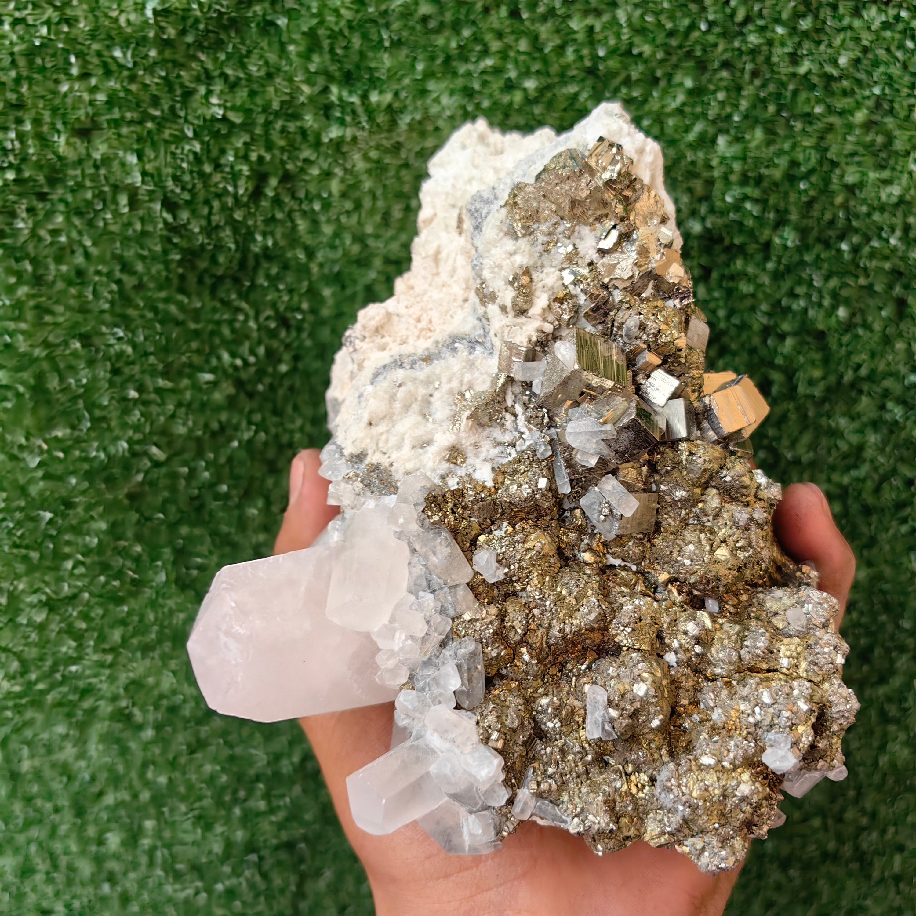 1 pcs Pyrite Cubic with Calcite