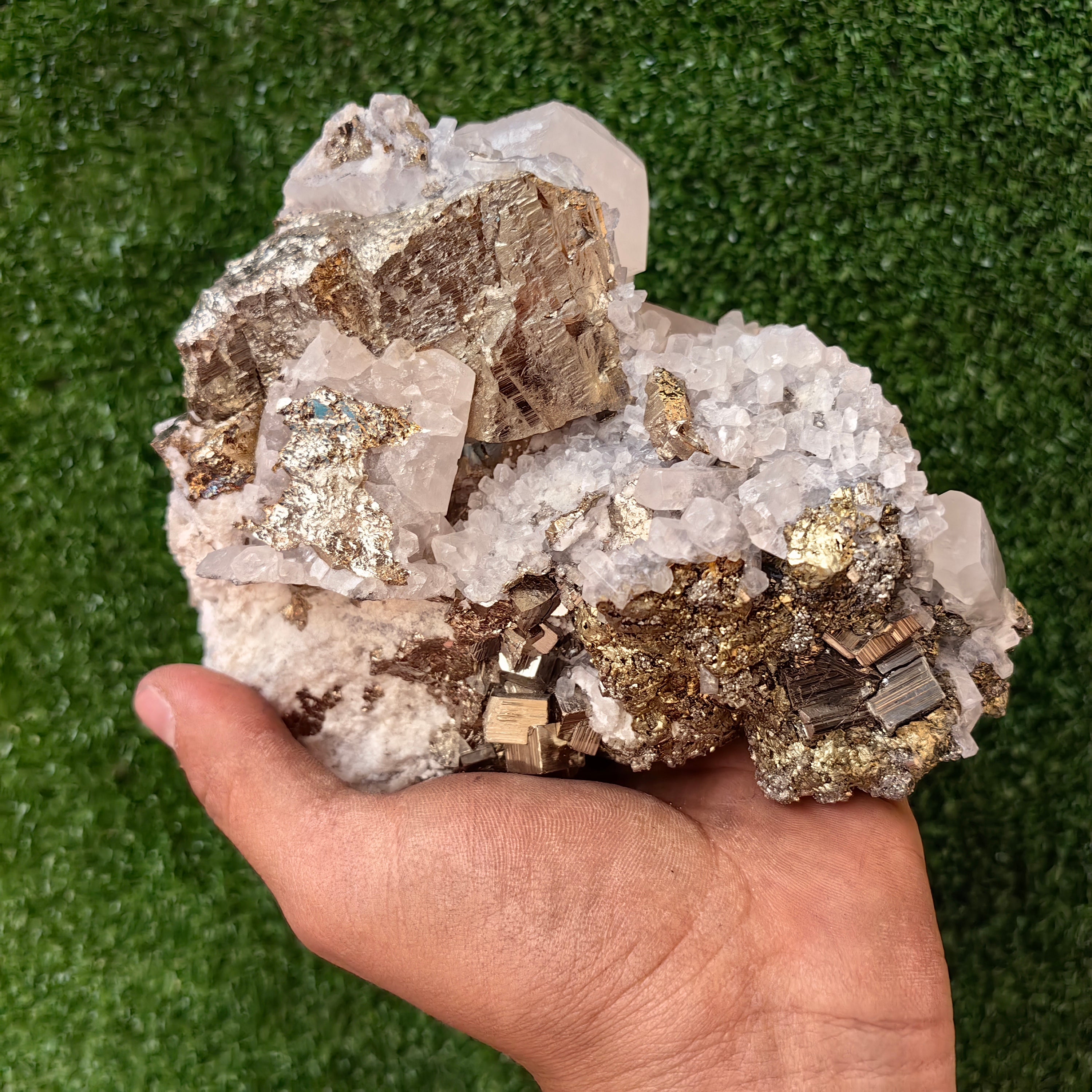 1 pcs Pyrite Cubic with Calcite