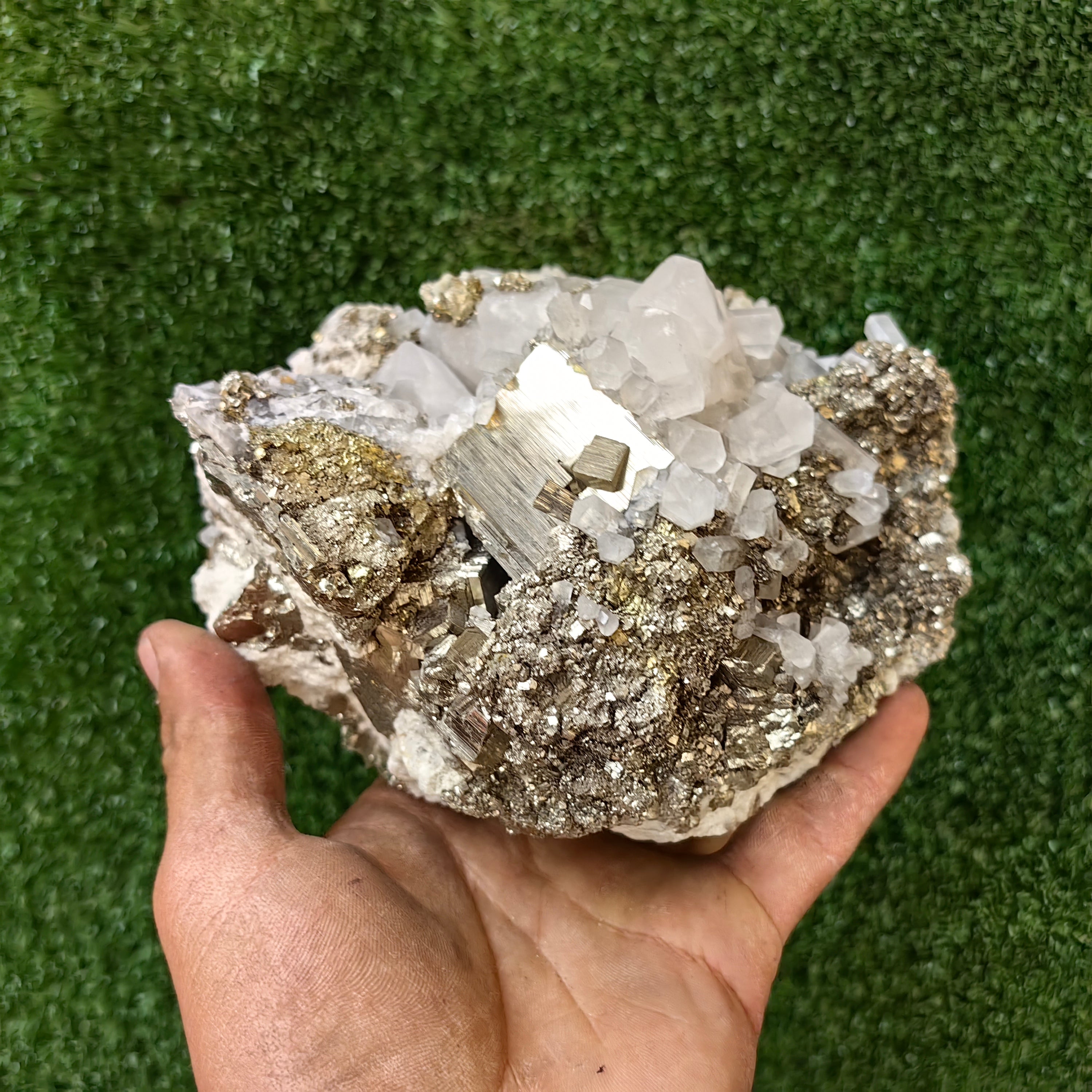 1 pcs Pyrite Cubic with Calcite