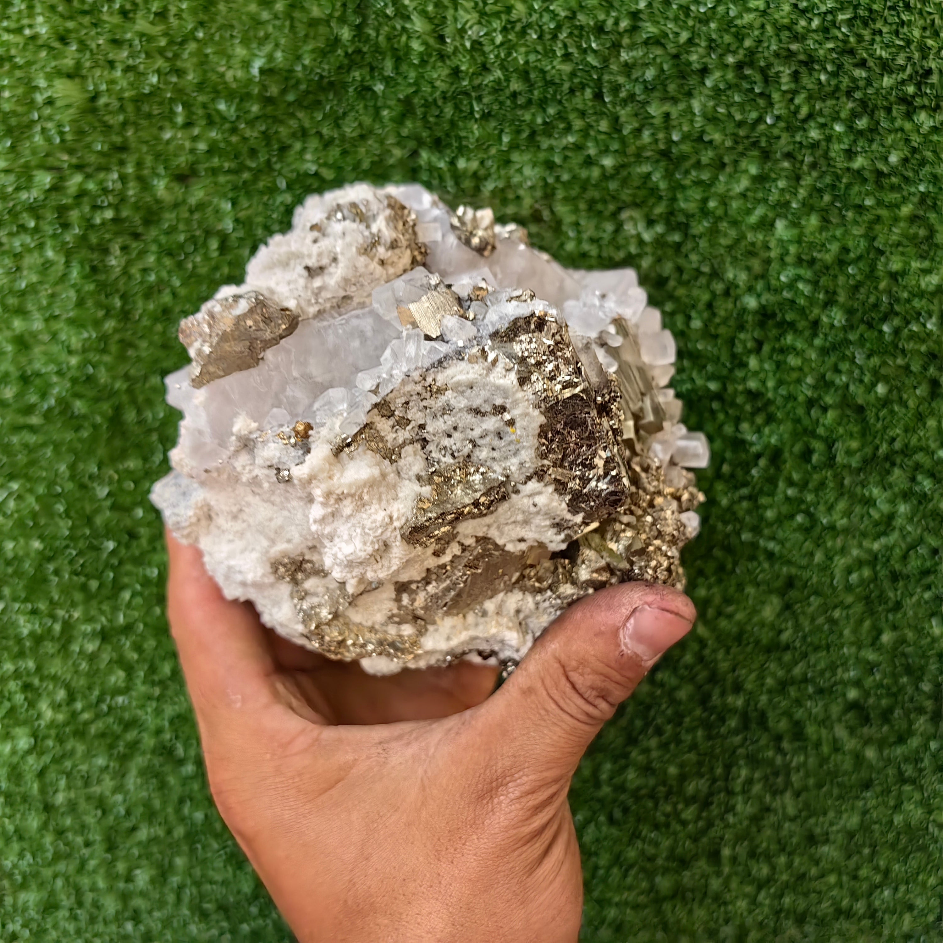 1 pcs Pyrite Cubic with Calcite