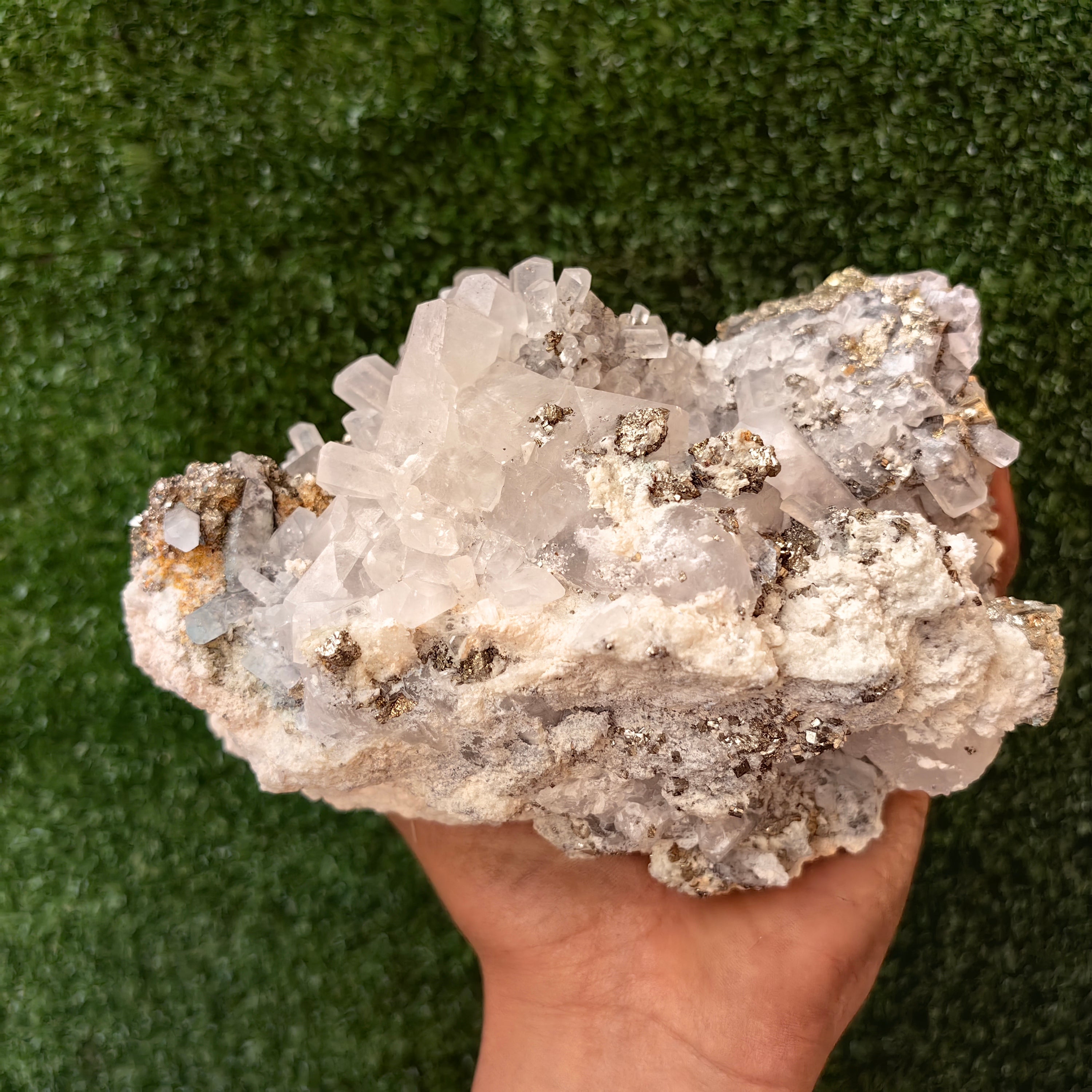 1 pcs Pyrite Cubic with Calcite