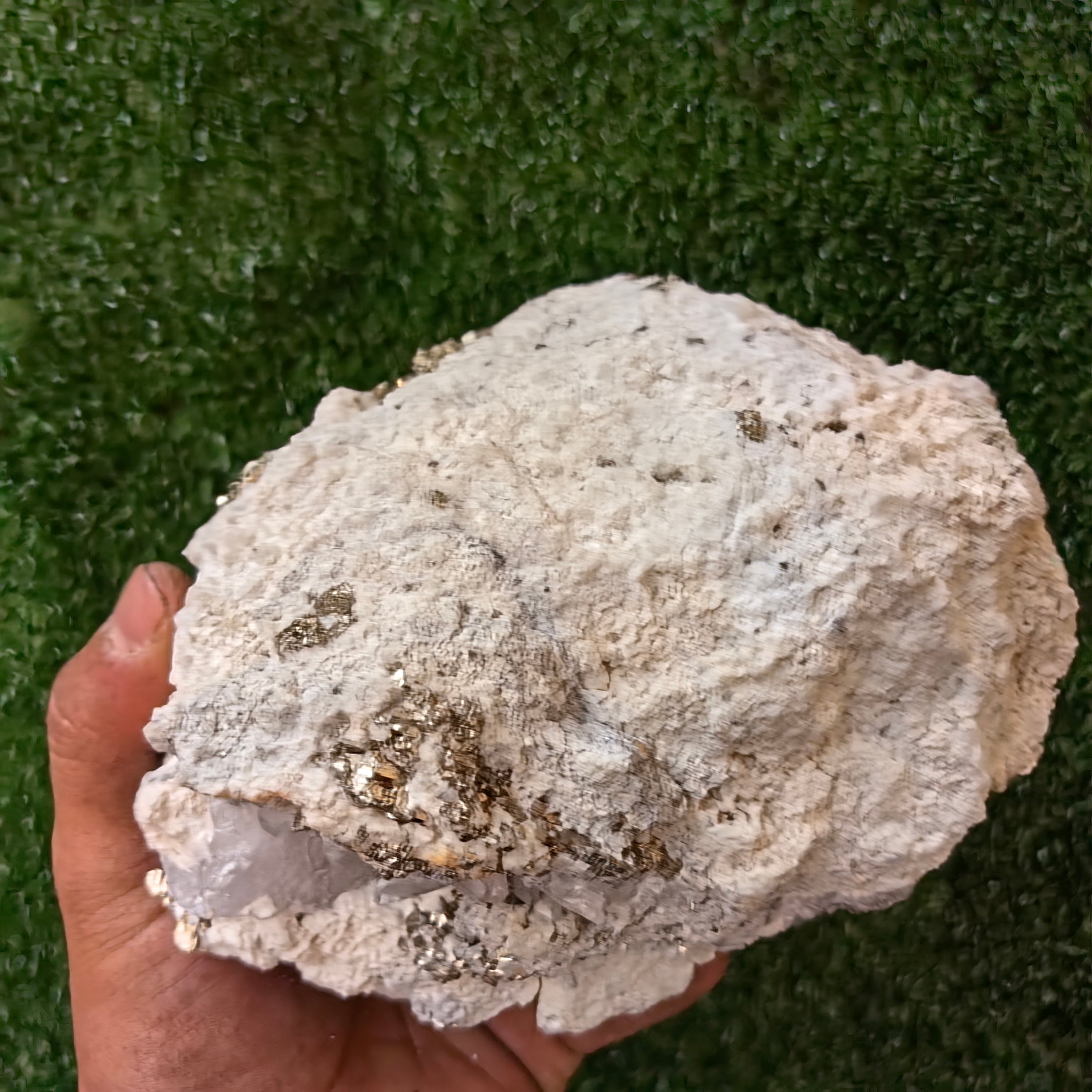 1 pcs Pyrite Cubic with Calcite