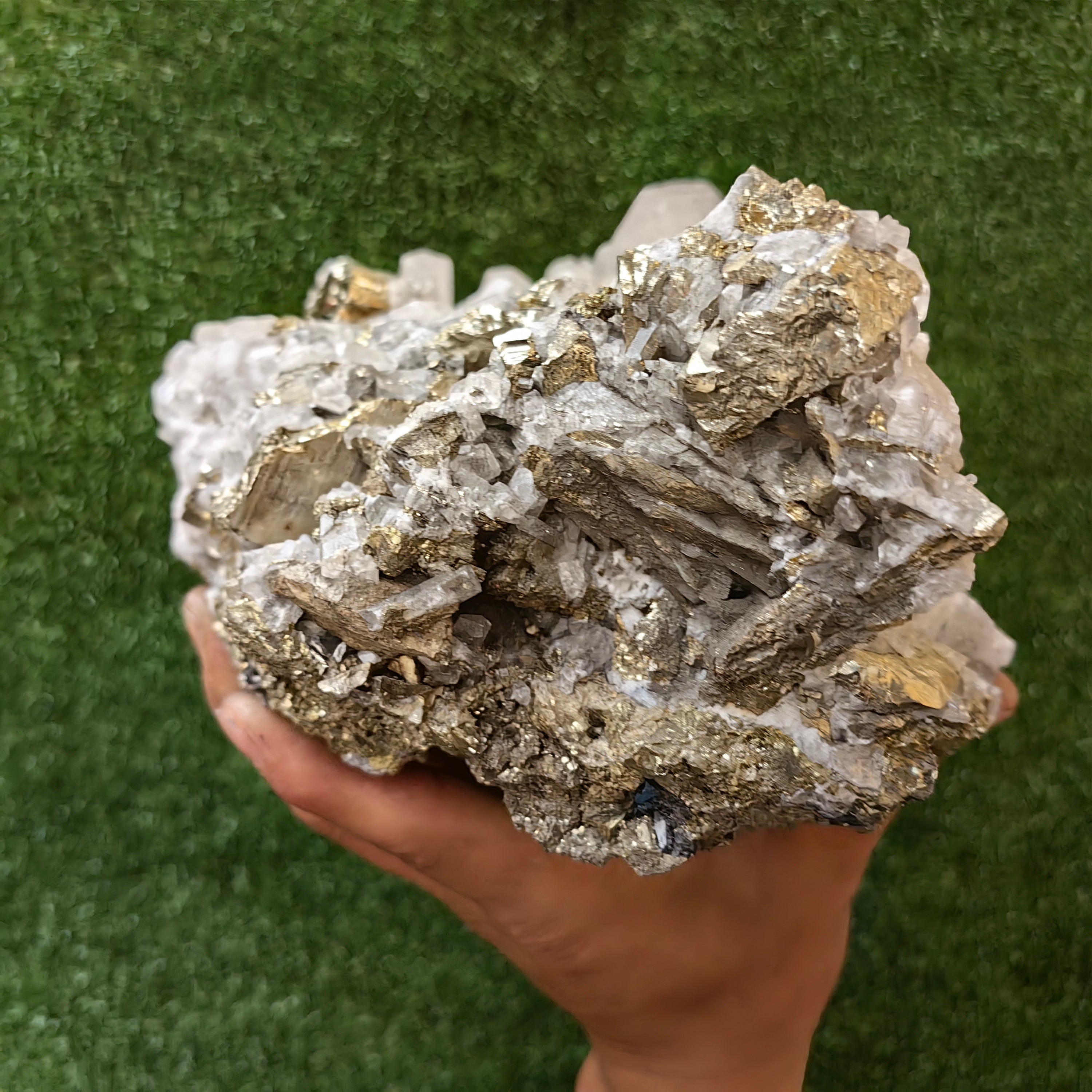 1 pcs Pyrite Cubic with Calcite