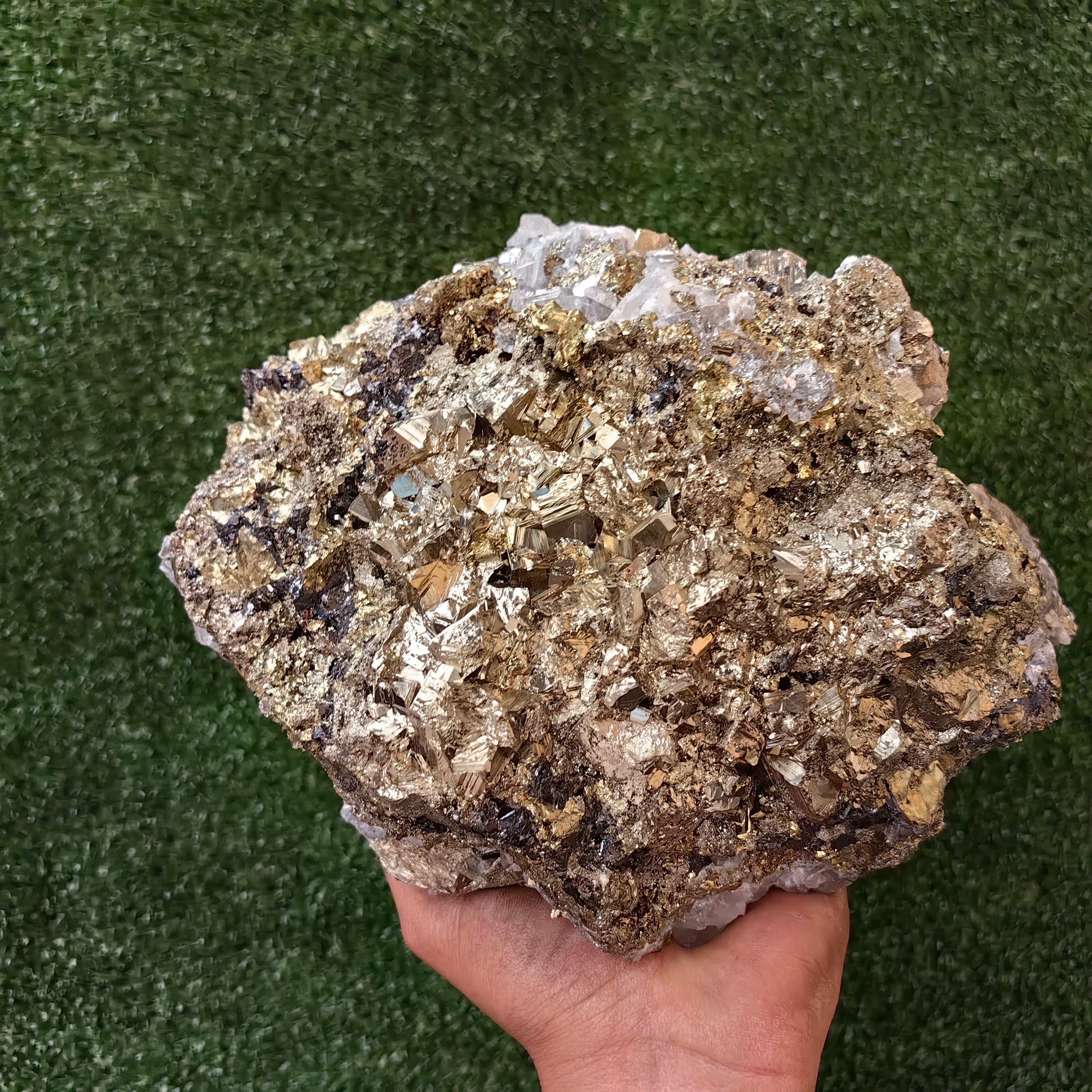 1 pcs Pyrite Cubic with Calcite