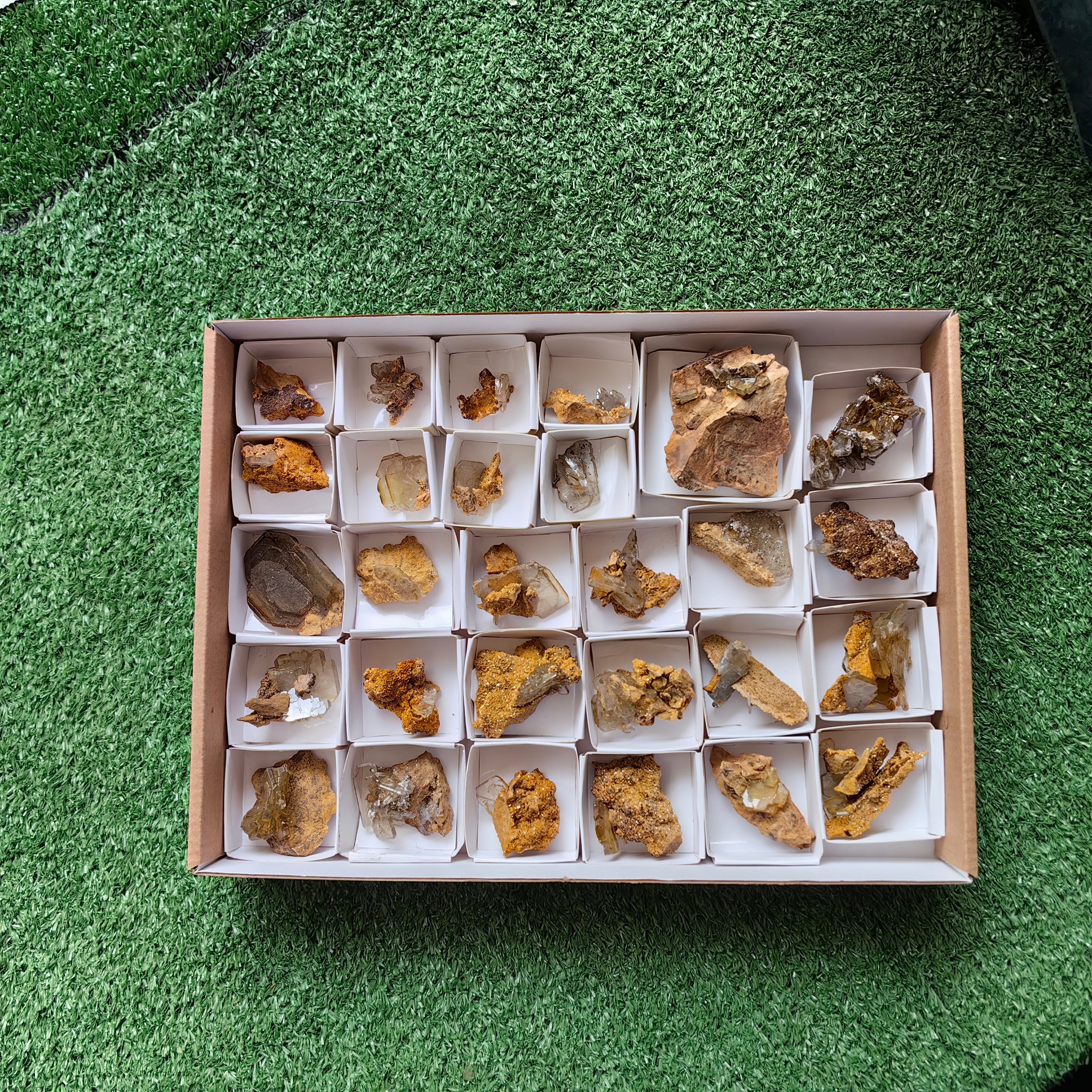 Lot 28 pcs Baryte Crystal on matrix