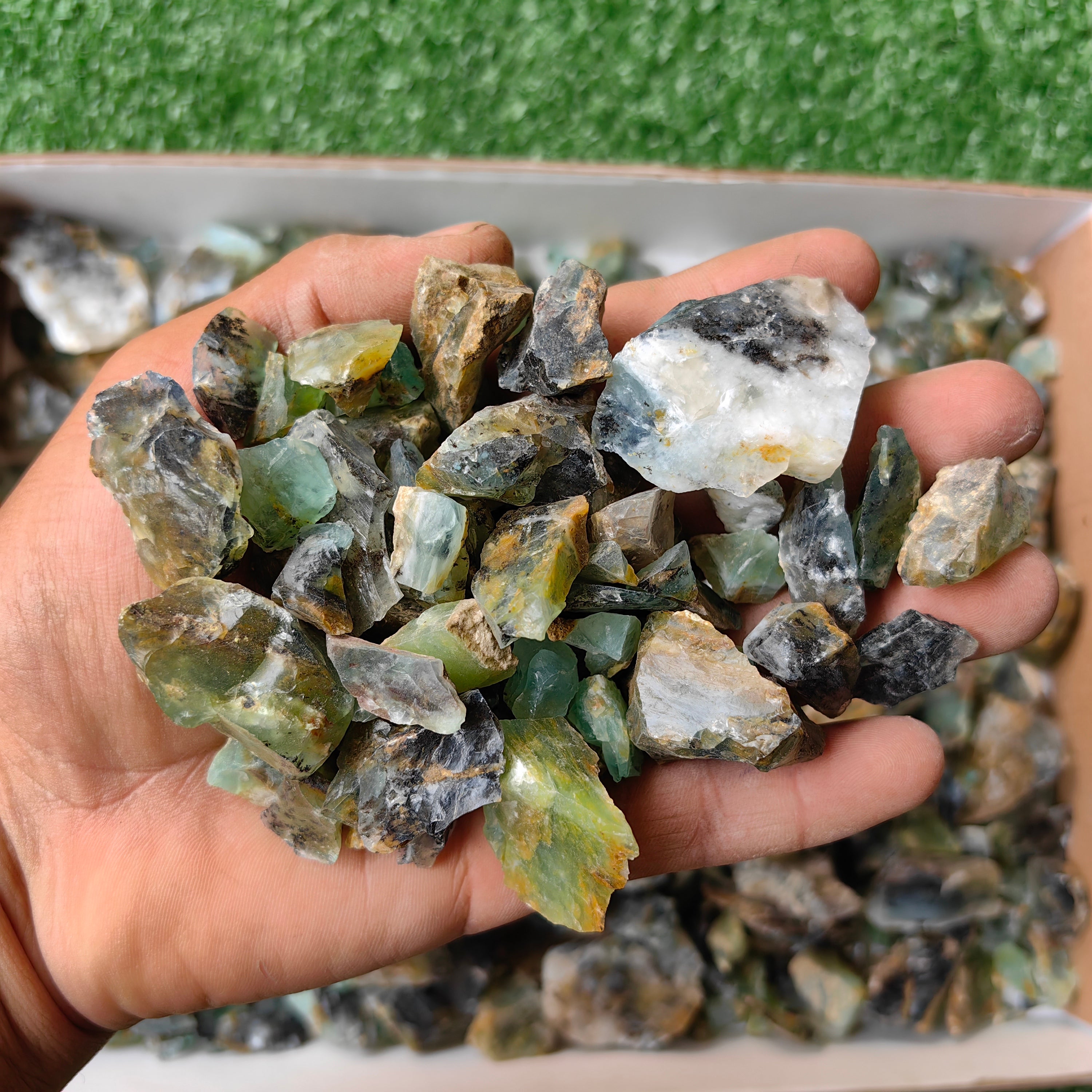 Lot 1.1 kg Andean Opal Rough