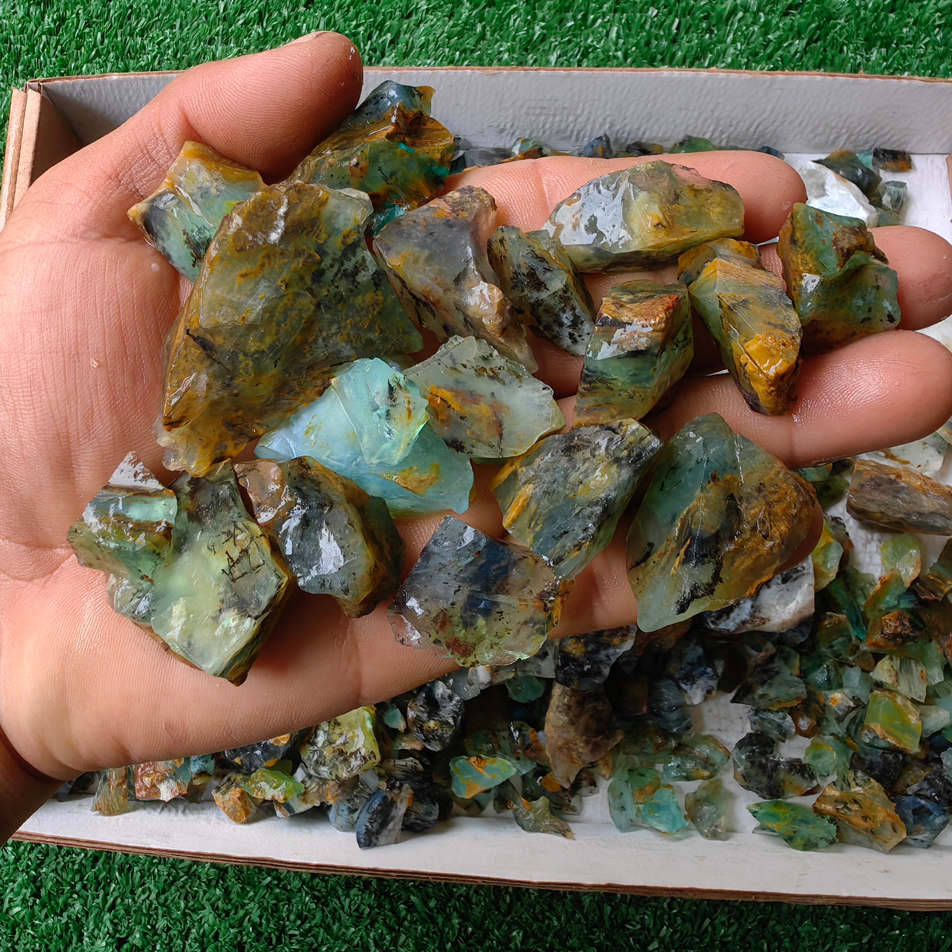 Lot 1.1 kg Andean Opal Rough
