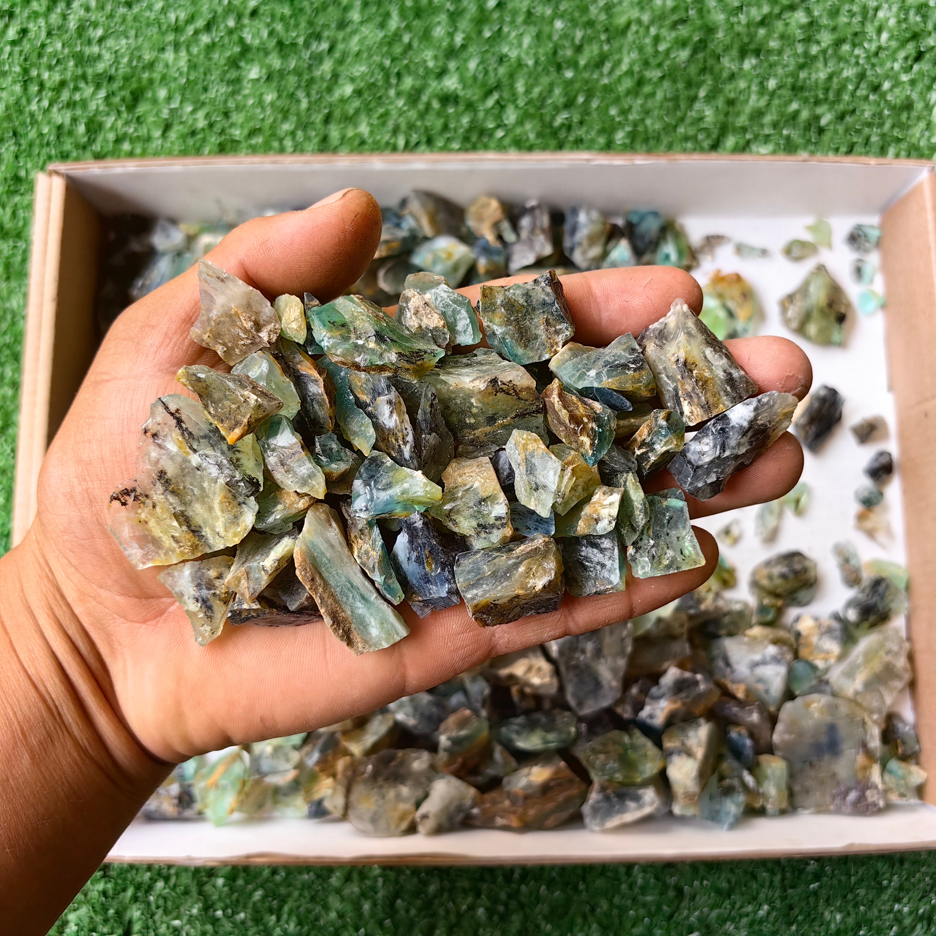 Lot 1.1 kg Andean Opal Rough