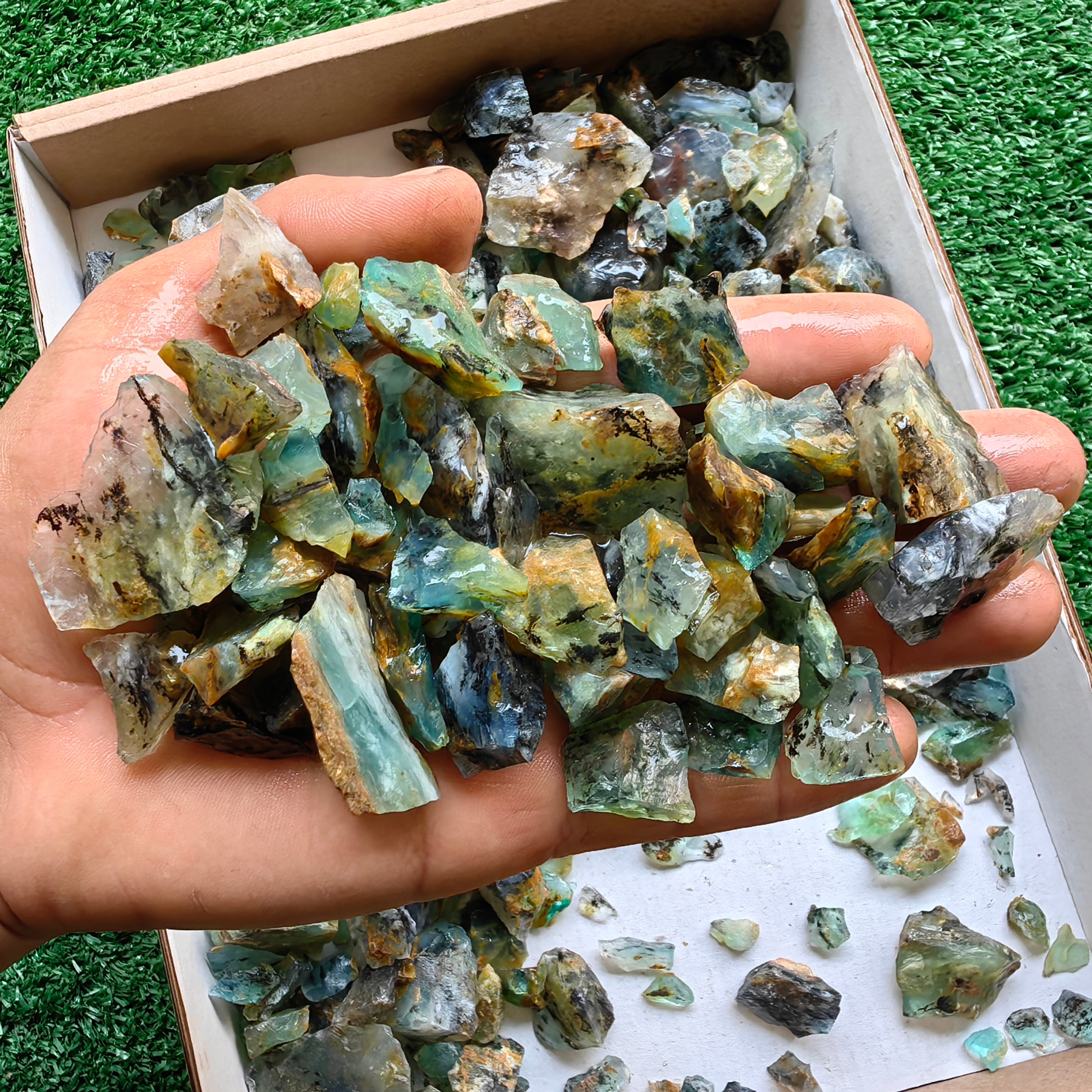 Lot 1.1 kg Andean Opal Rough