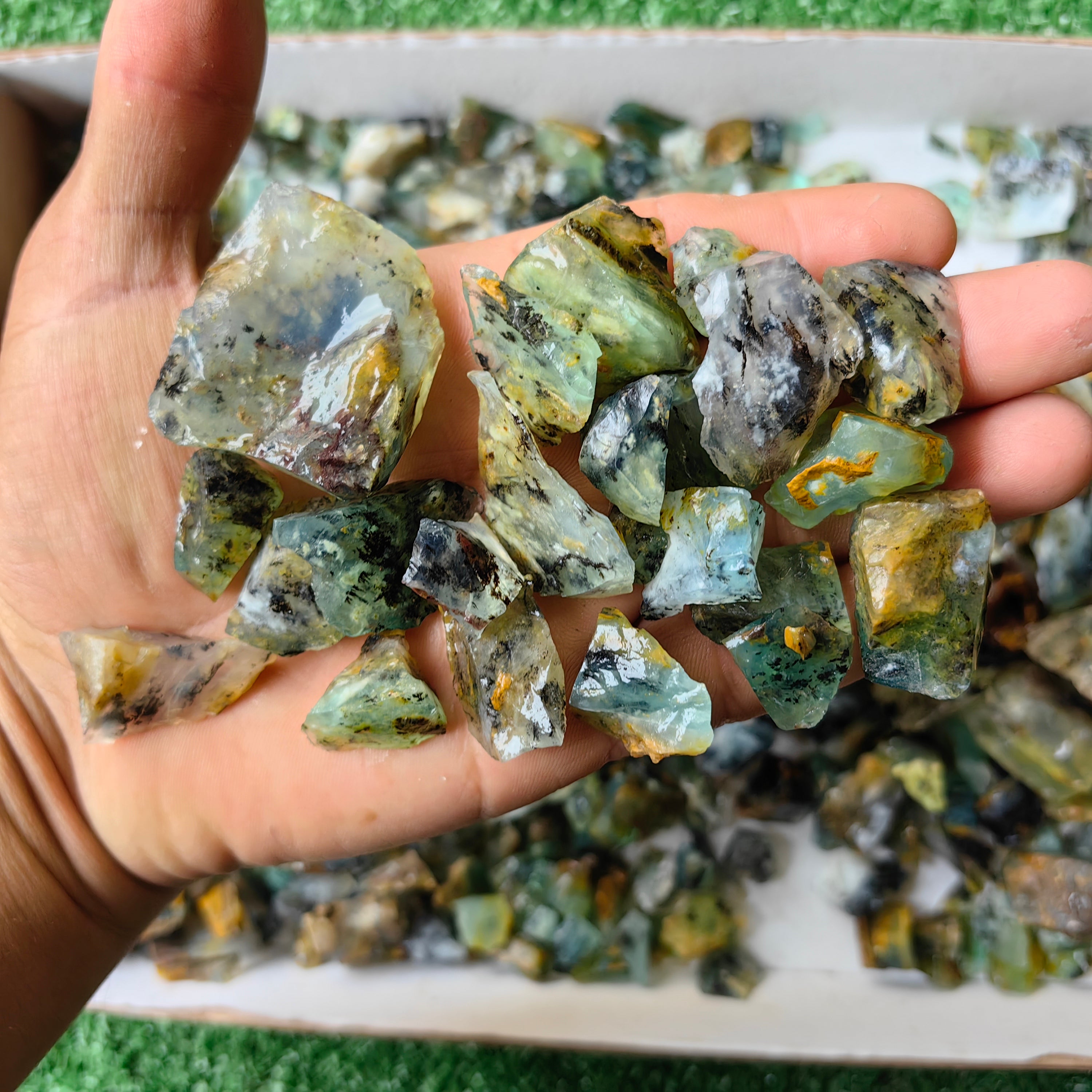 Lot 1.1 kg Andean Opal Rough