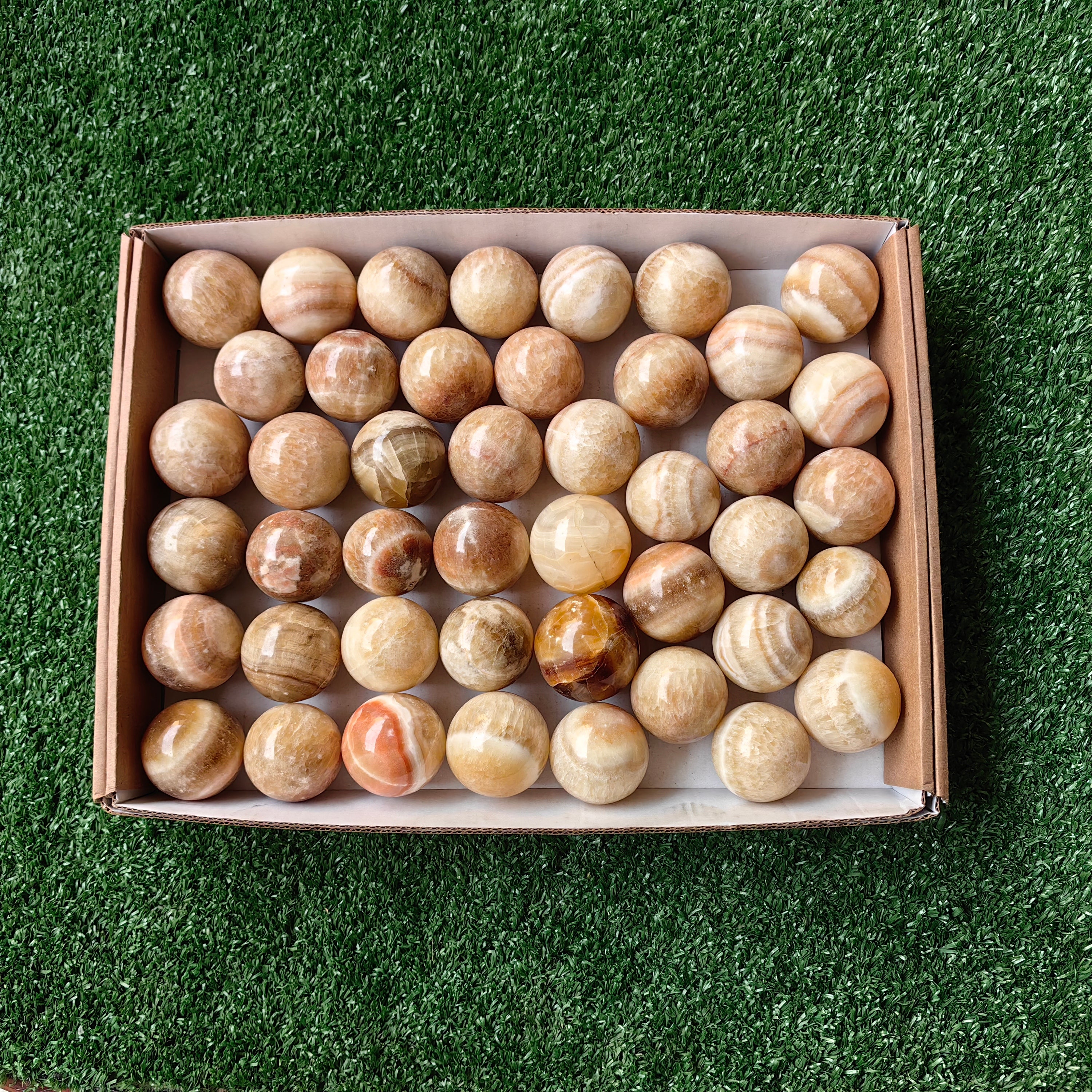 lot 44 pcs Caramel Onix Sphere