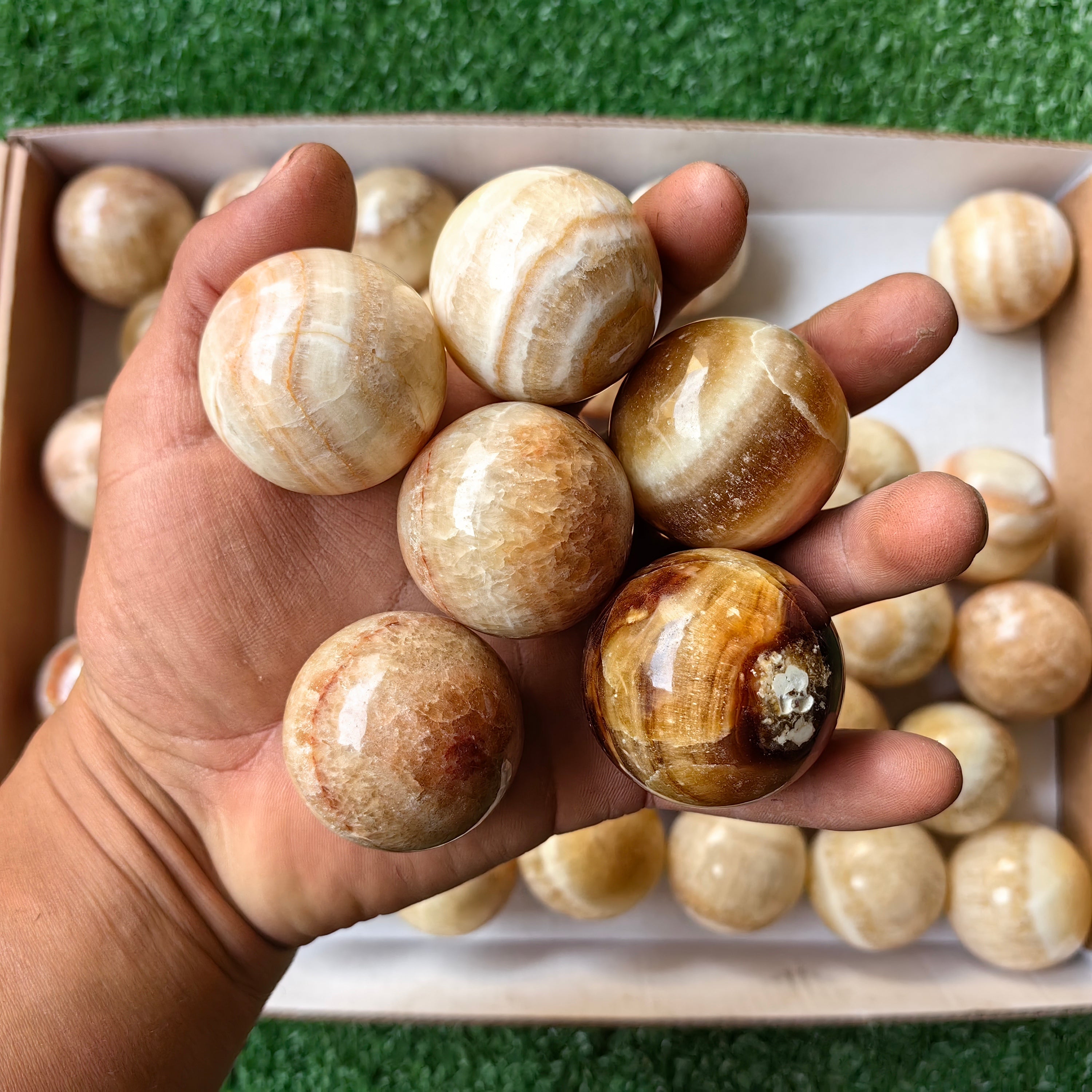 lot 44 pcs Caramel Onix Sphere