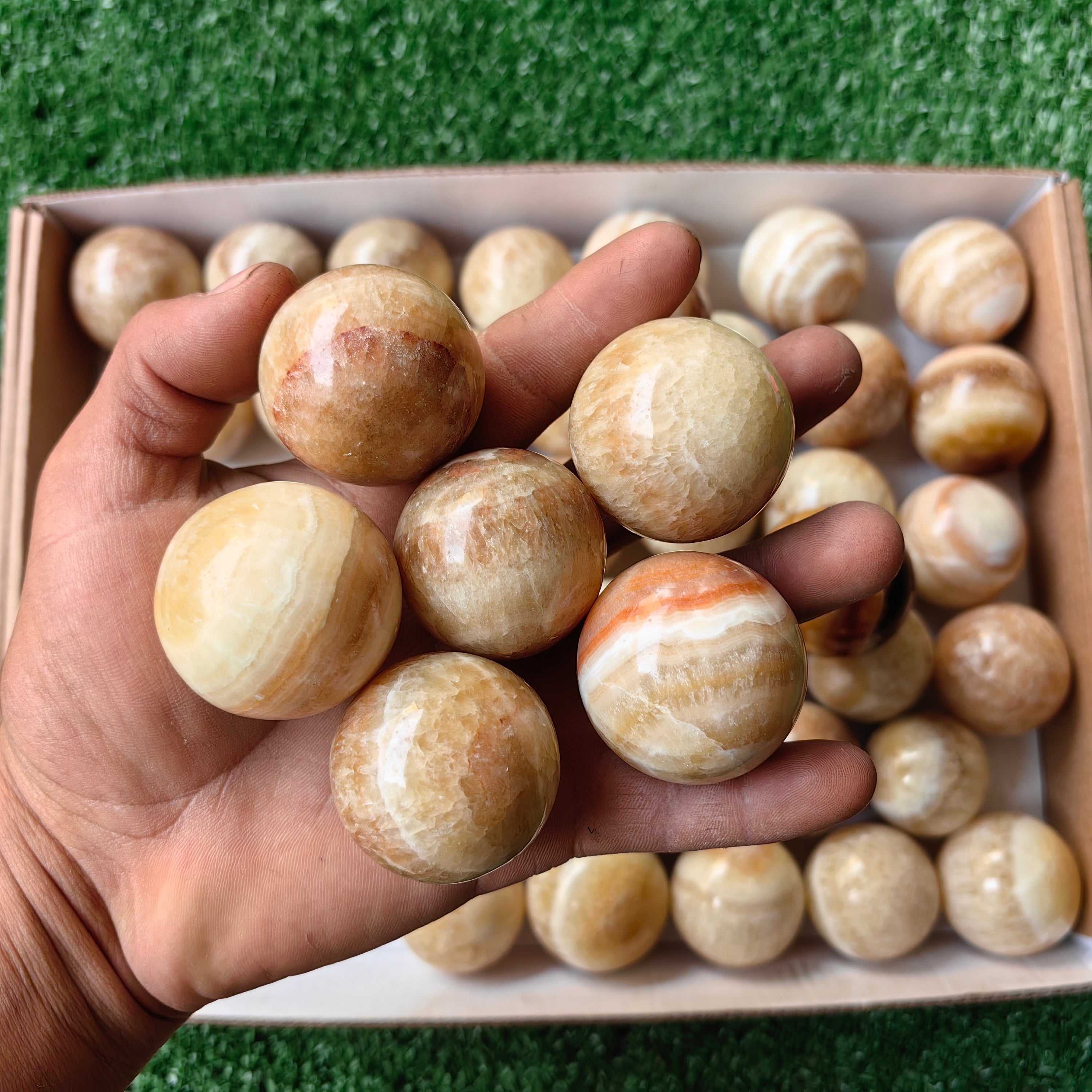 lot 44 pcs Caramel Onix Sphere