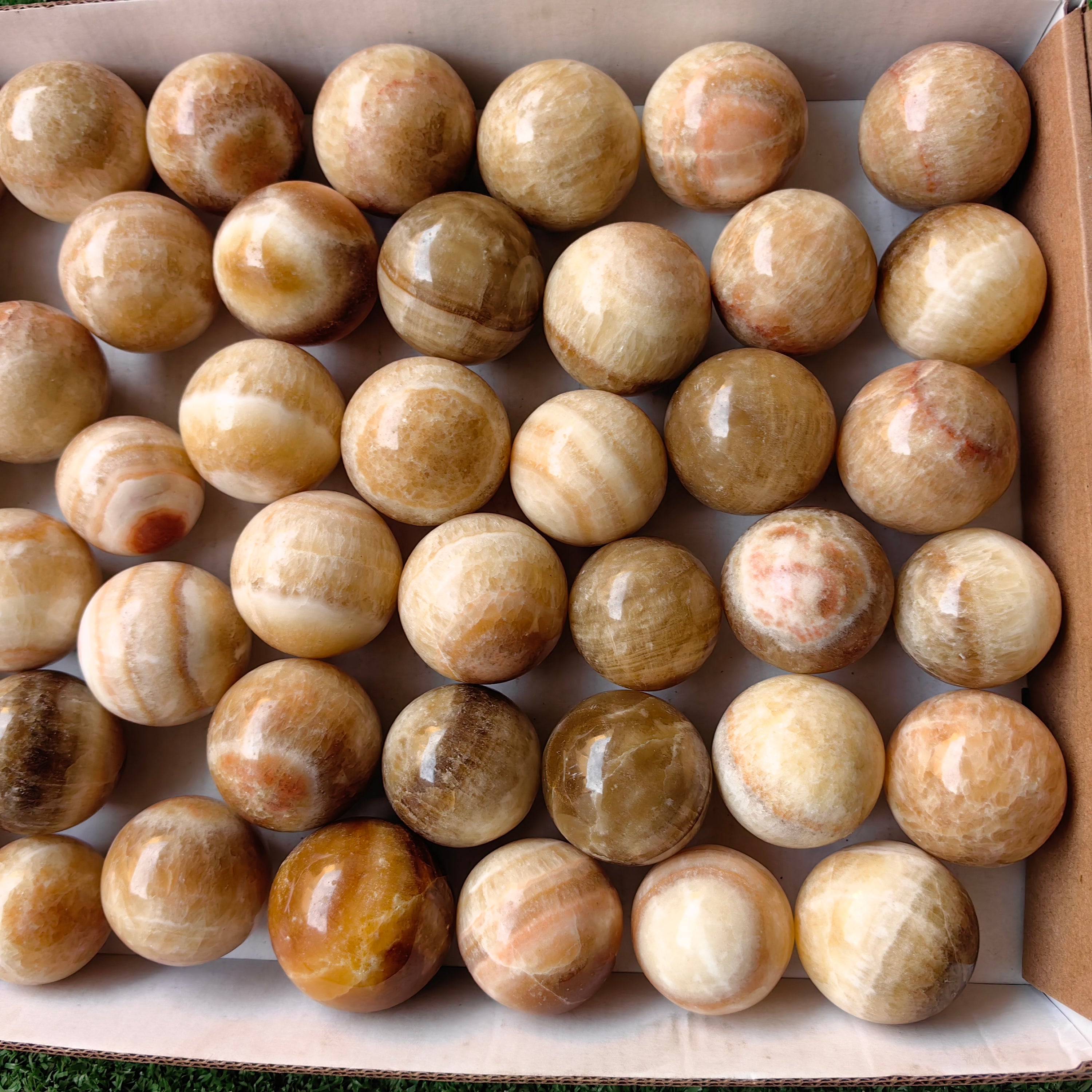 lot 44 pcs Caramel Onix Sphere