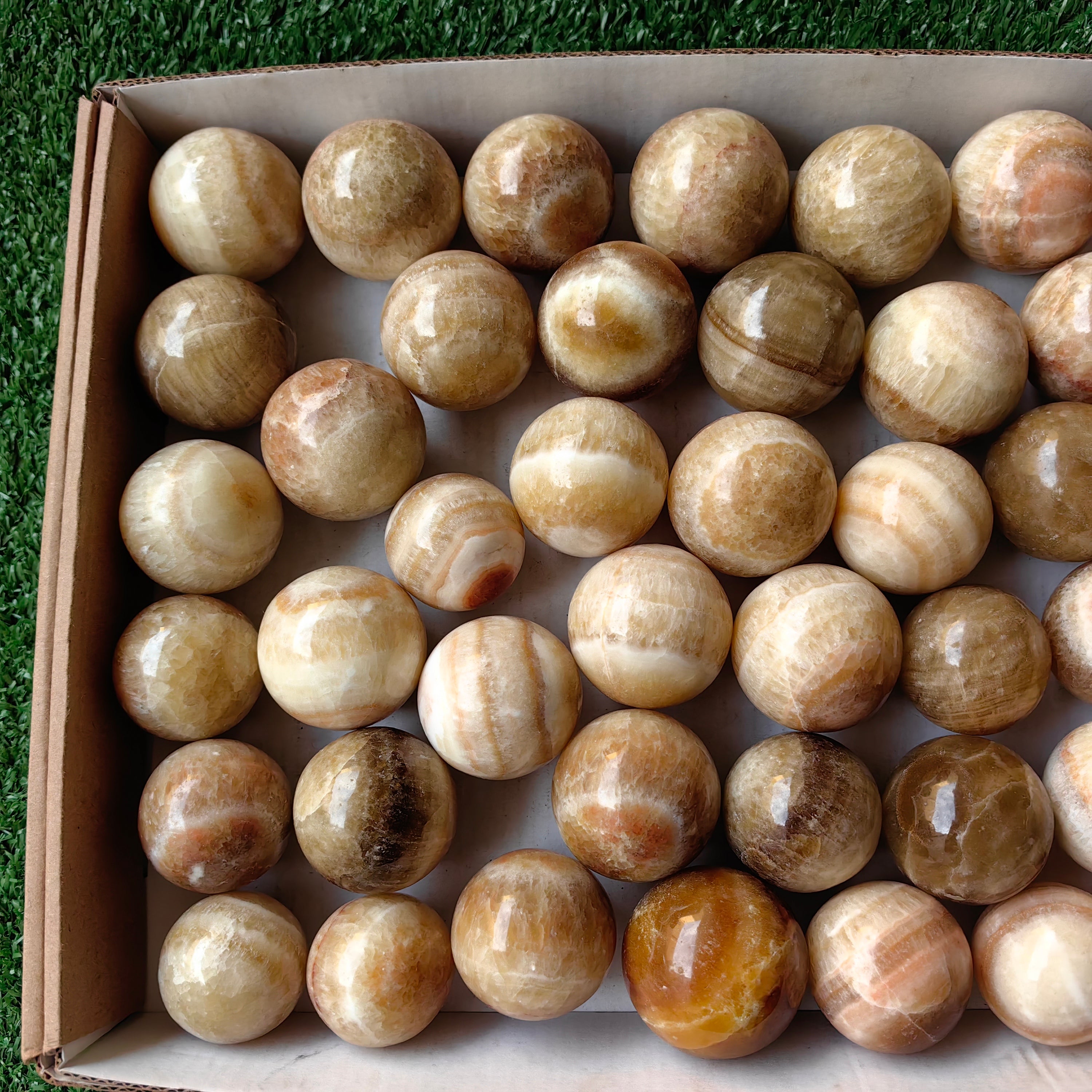 lot 44 pcs Caramel Onix Sphere