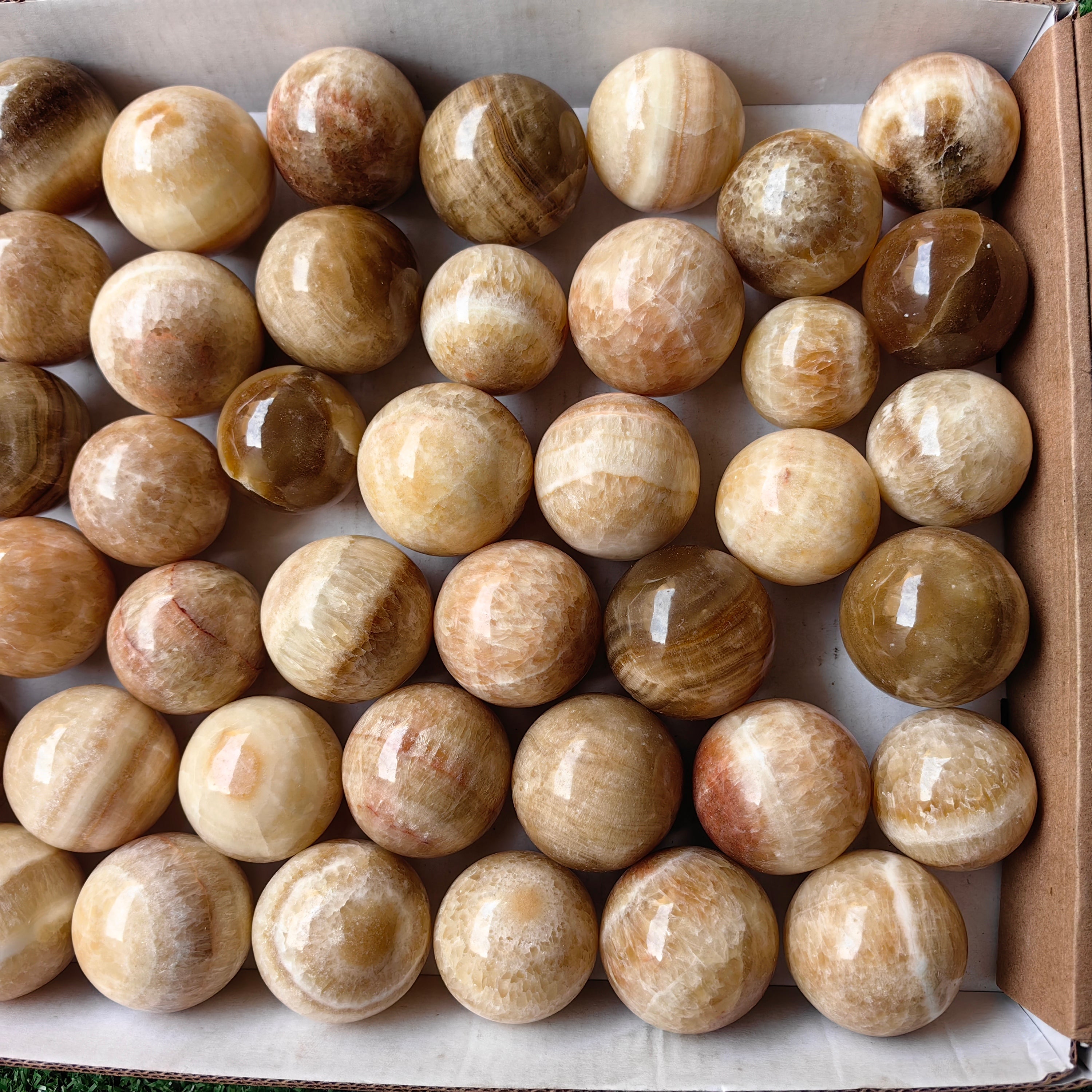lot 45 pcs Caramel Onix Sphere