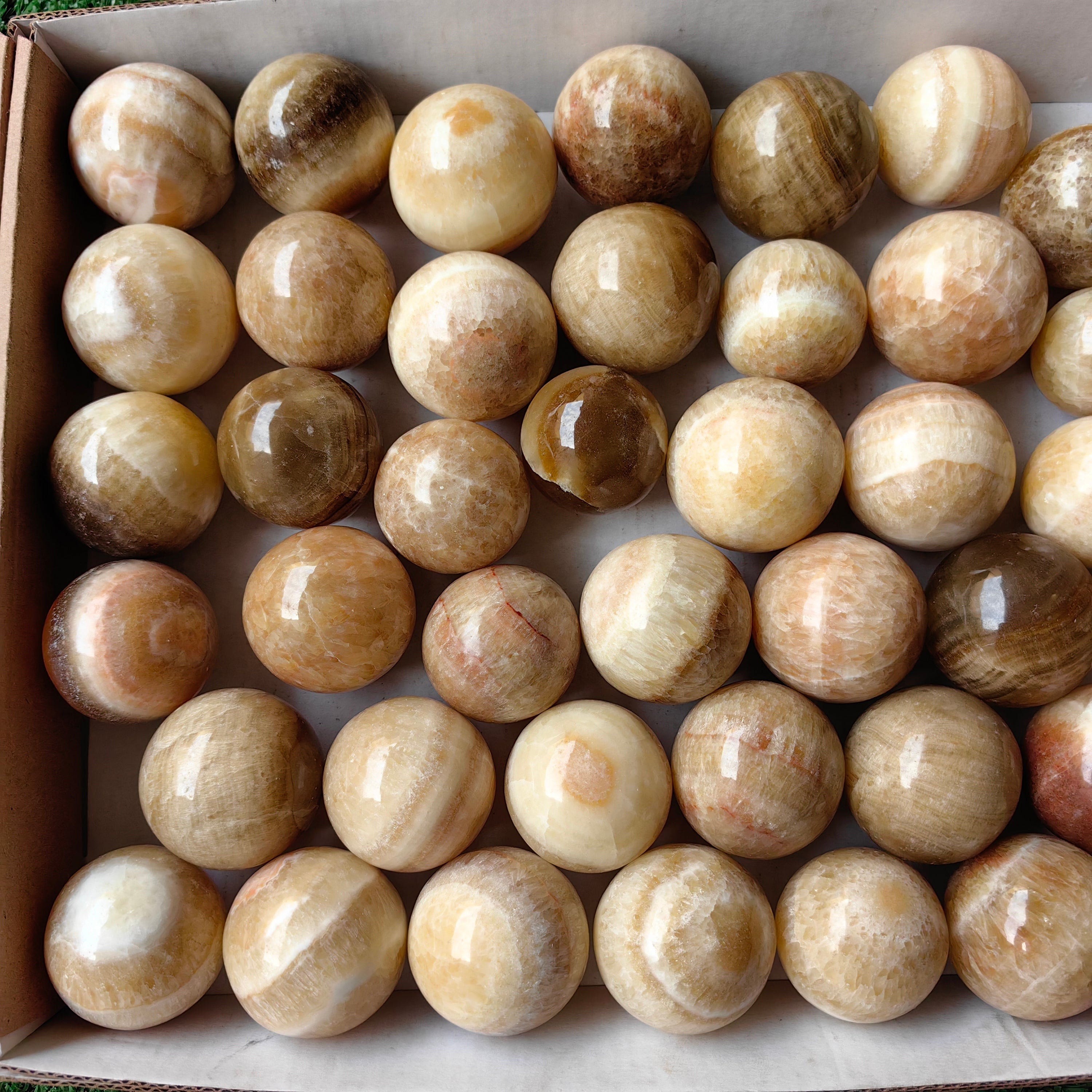 lot 45 pcs Caramel Onix Sphere