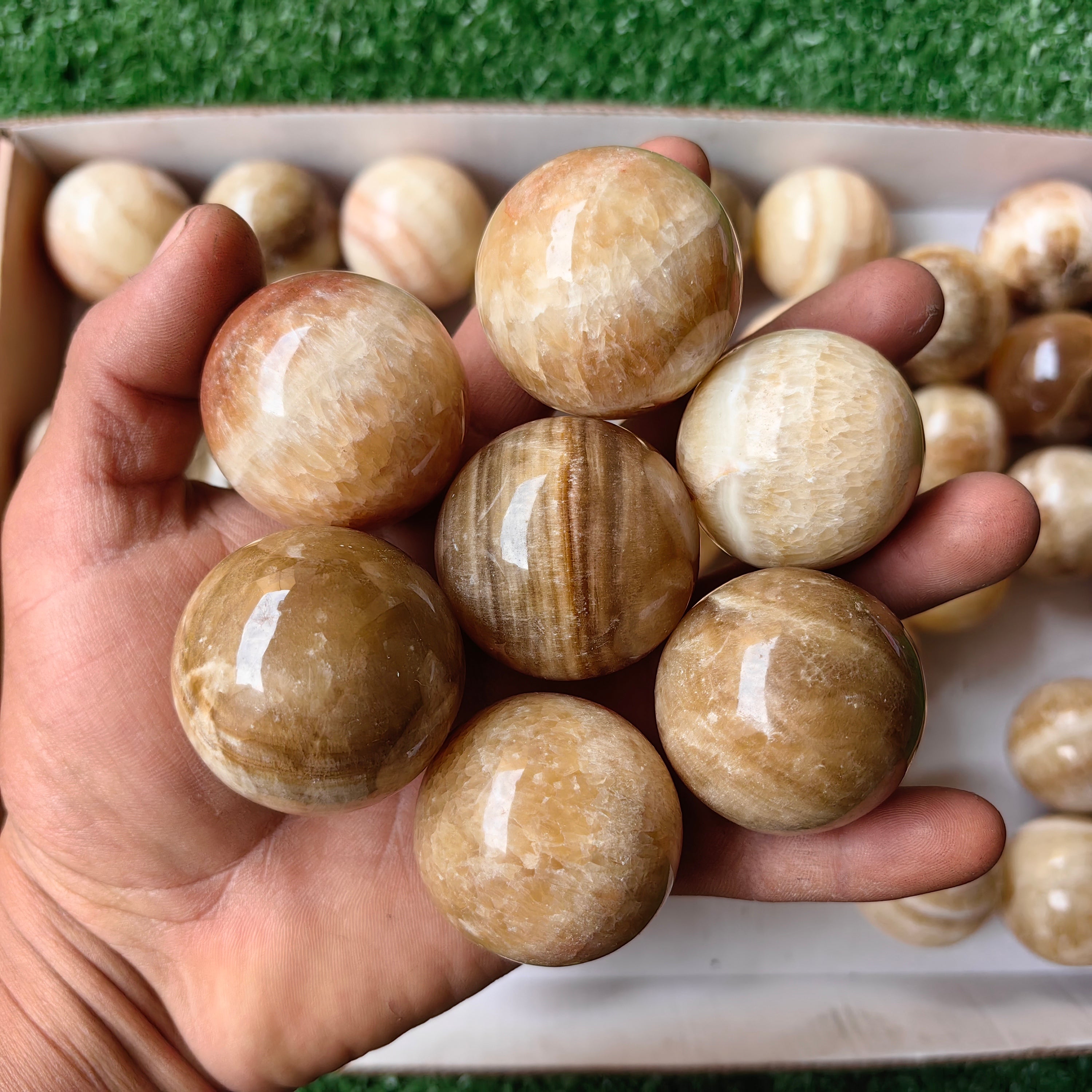 lot 45 pcs Caramel Onix Sphere