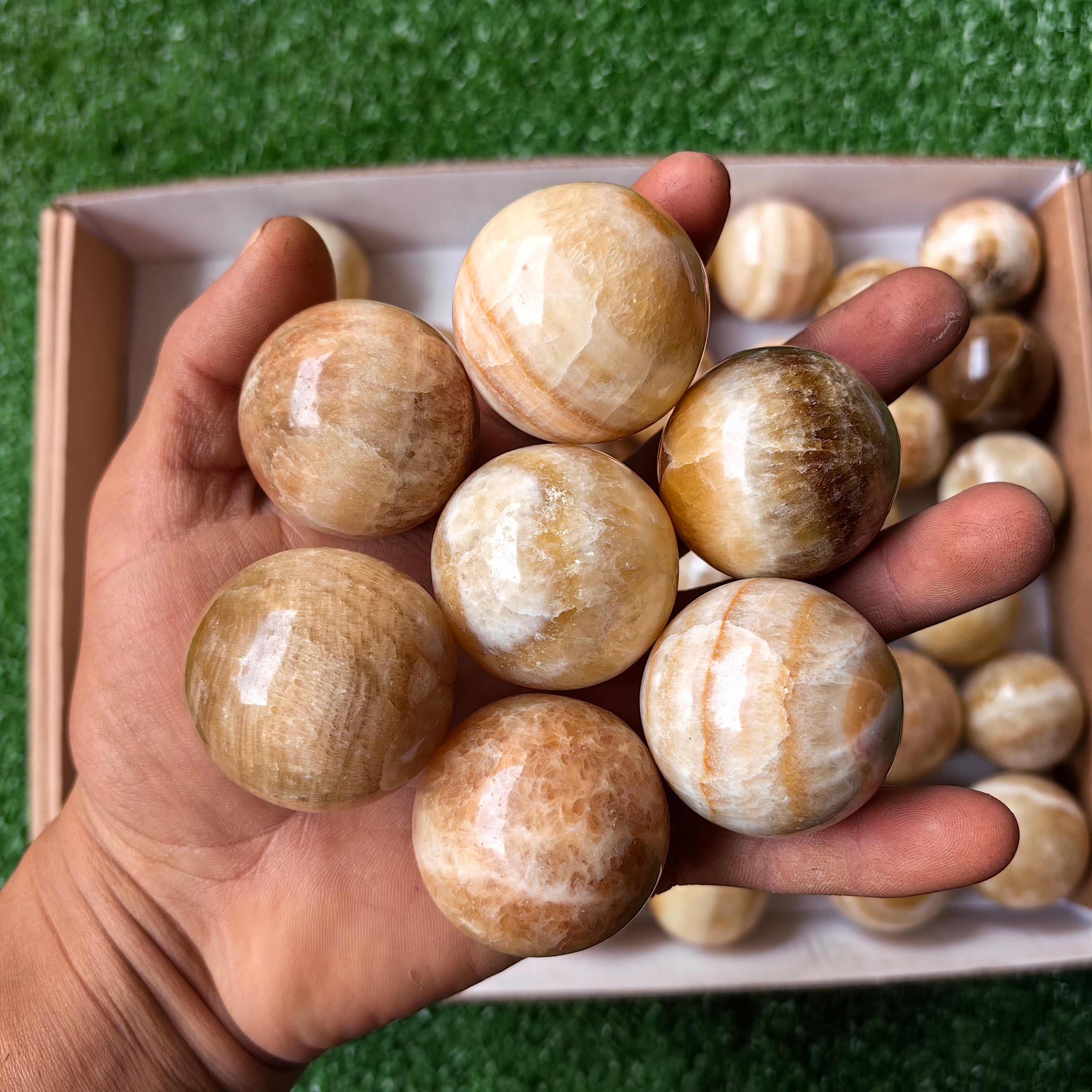 lot 45 pcs Caramel Onix Sphere