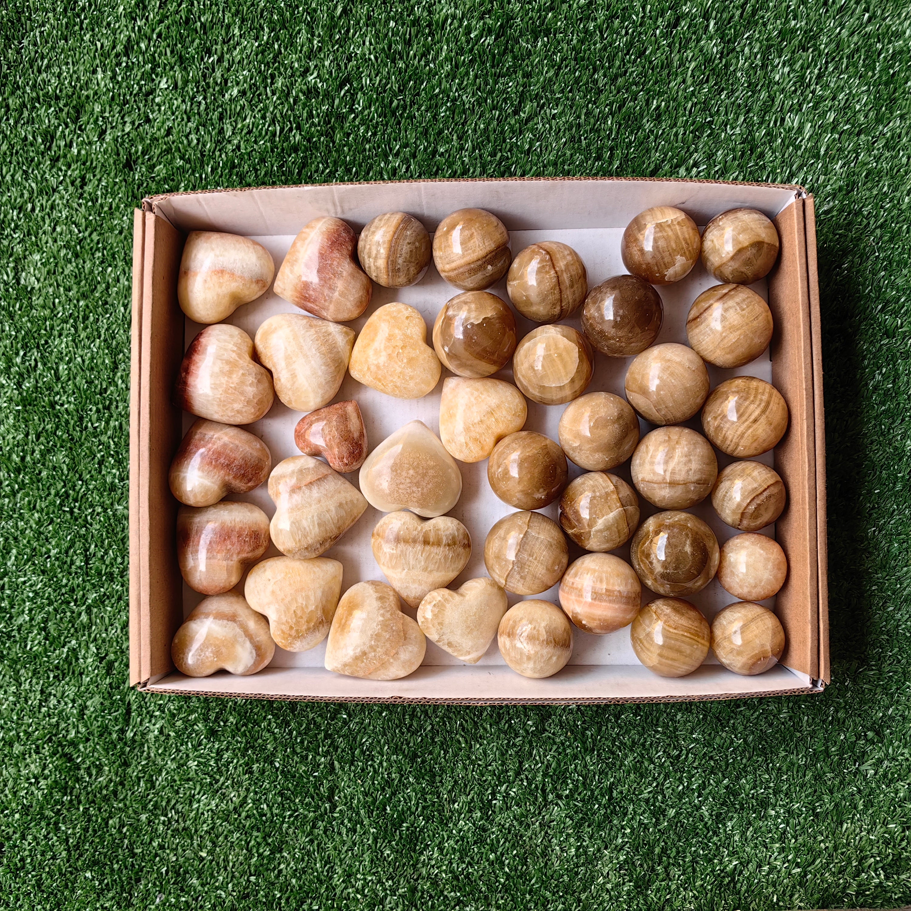 lot 39 pcs Caramel Onix Sphere and Heart