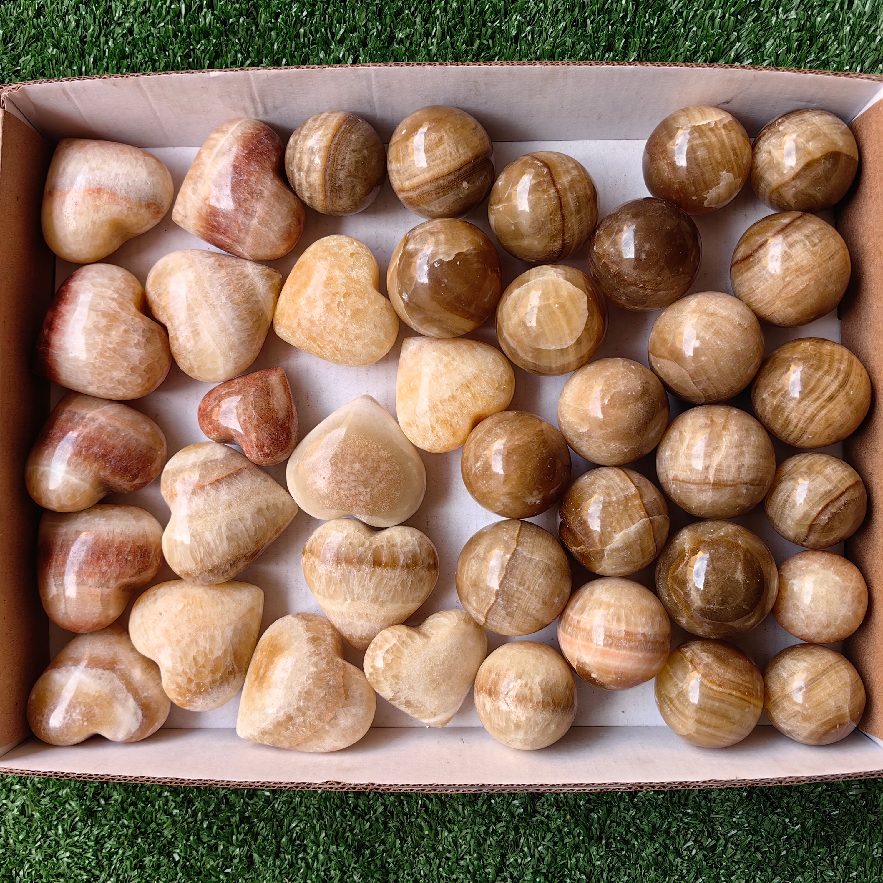 lot 39 pcs Caramel Onix Sphere and Heart