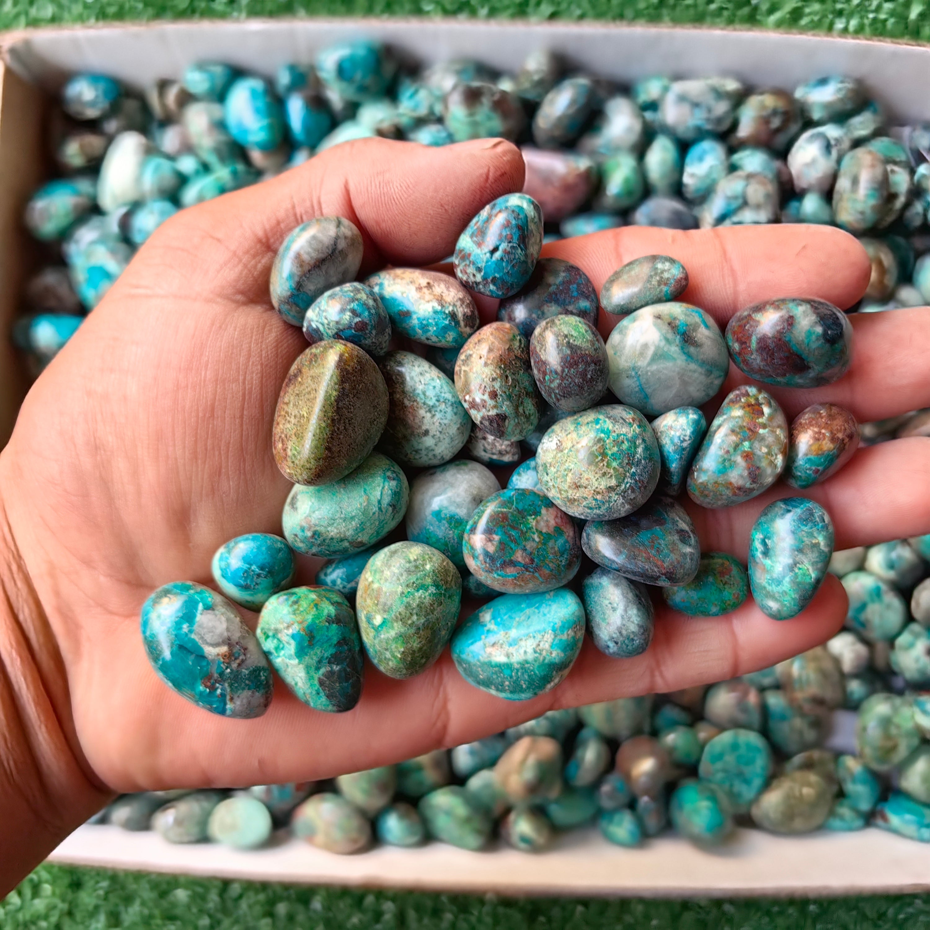 lot 2.8 kg Chrysocolla tumbled