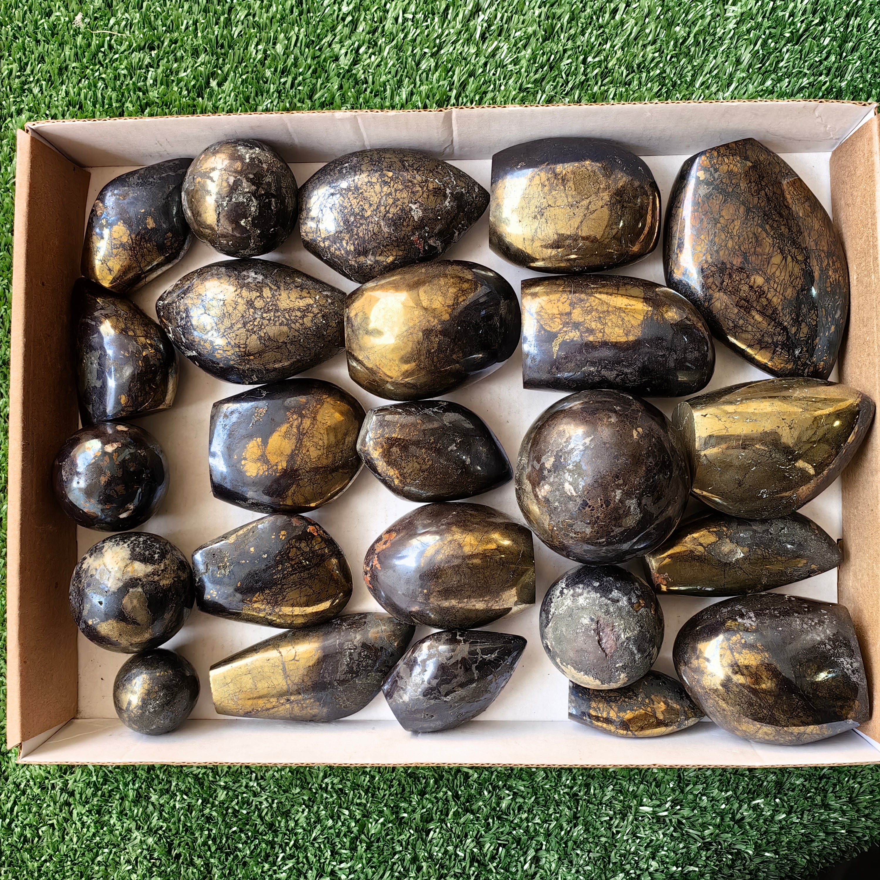 lot 24 pcs Covellite on Chalcopyrite sphere and free form