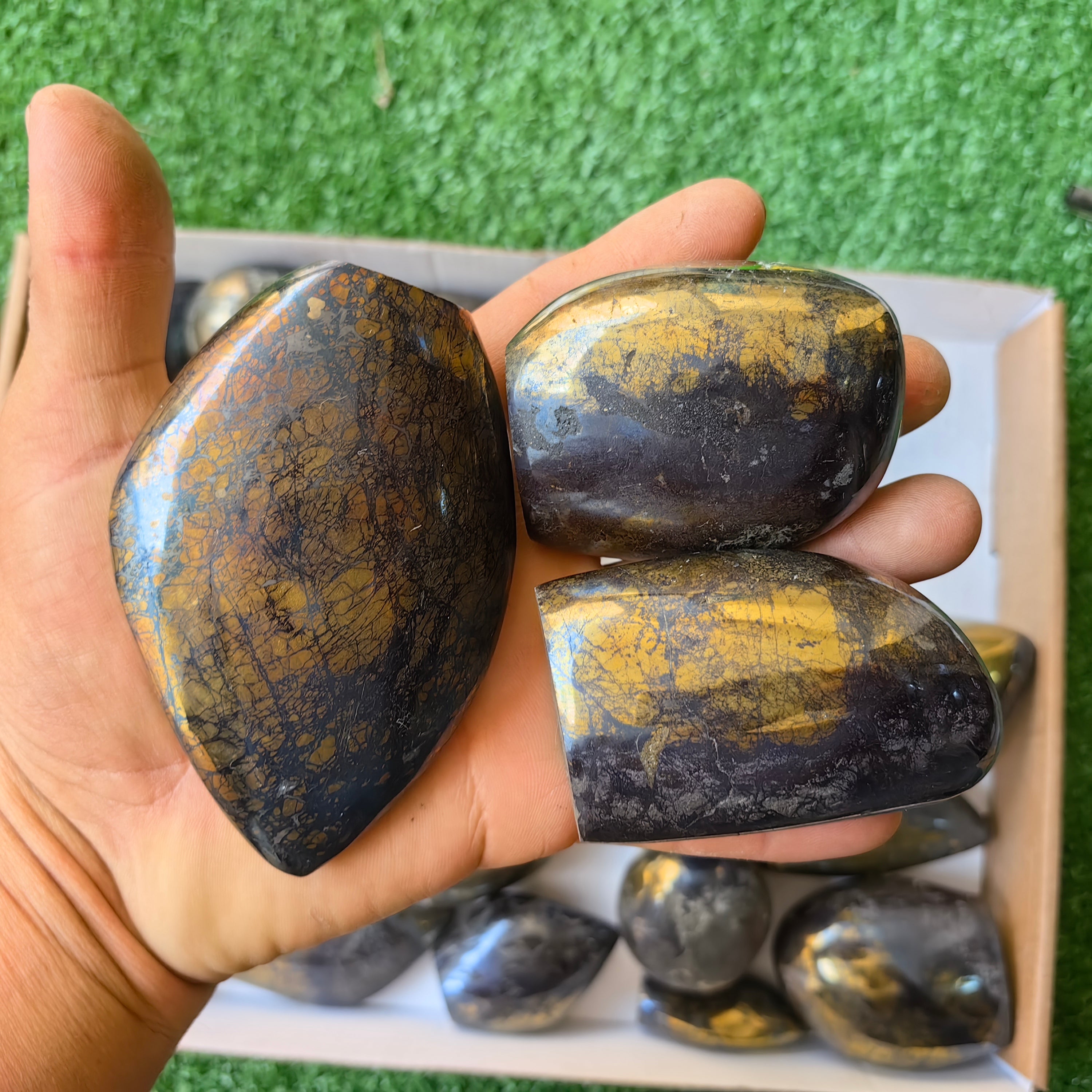lot 24 pcs Covellite on Chalcopyrite sphere and free form