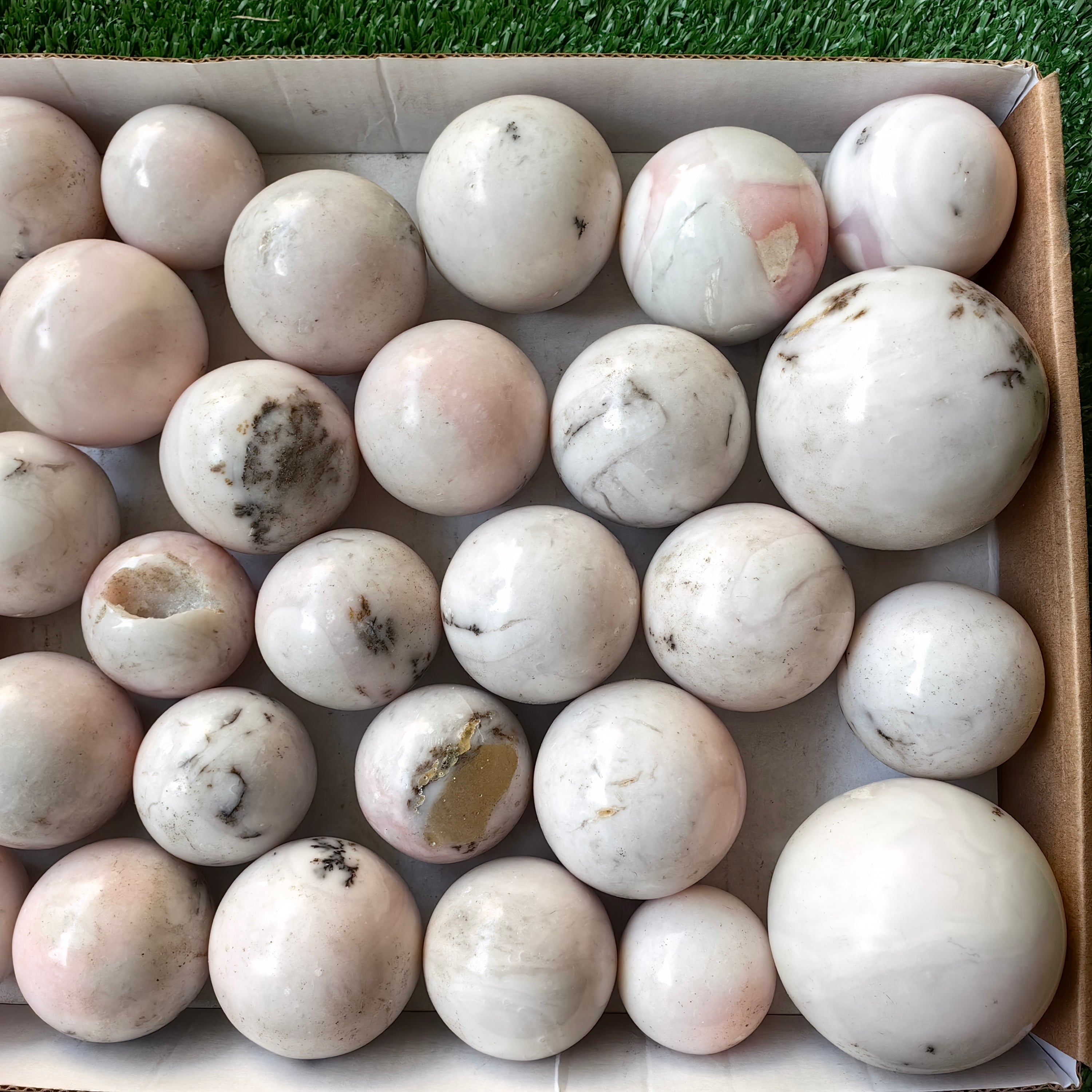 Lot 28 pcs Light-Colored Pink Opal sphere