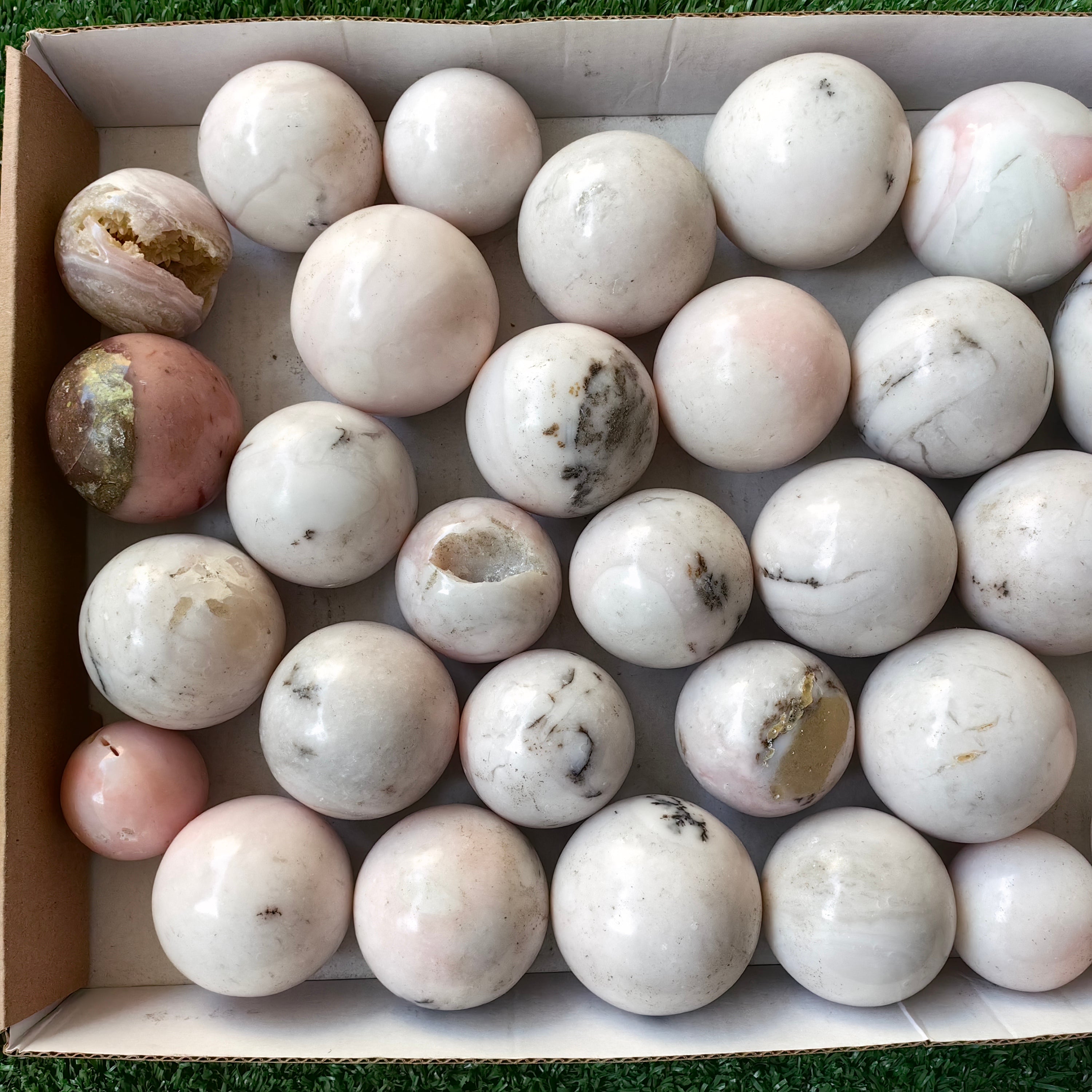Lot 28 pcs Light-Colored Pink Opal sphere
