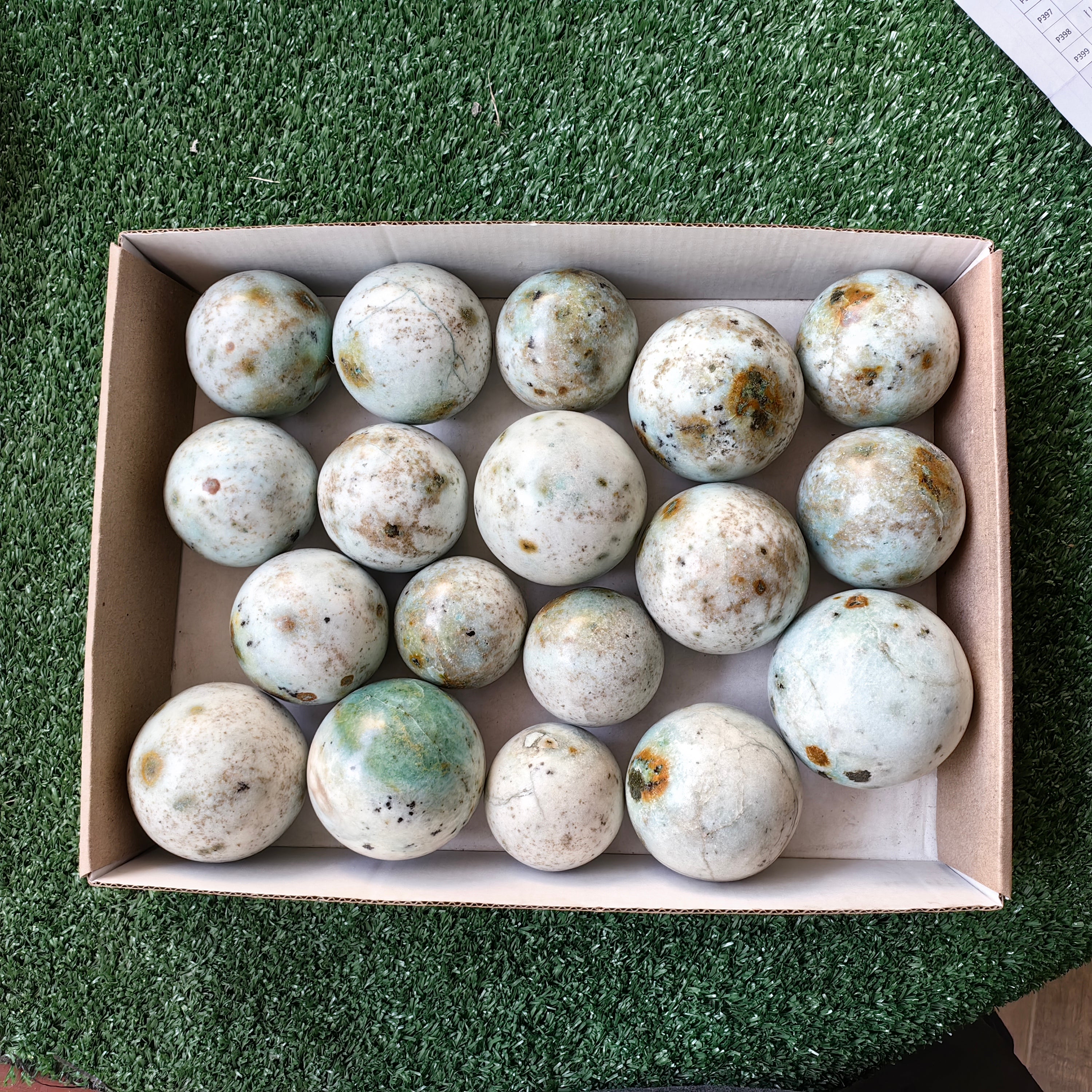 Lot 18 pcs Chrysoprase sphere