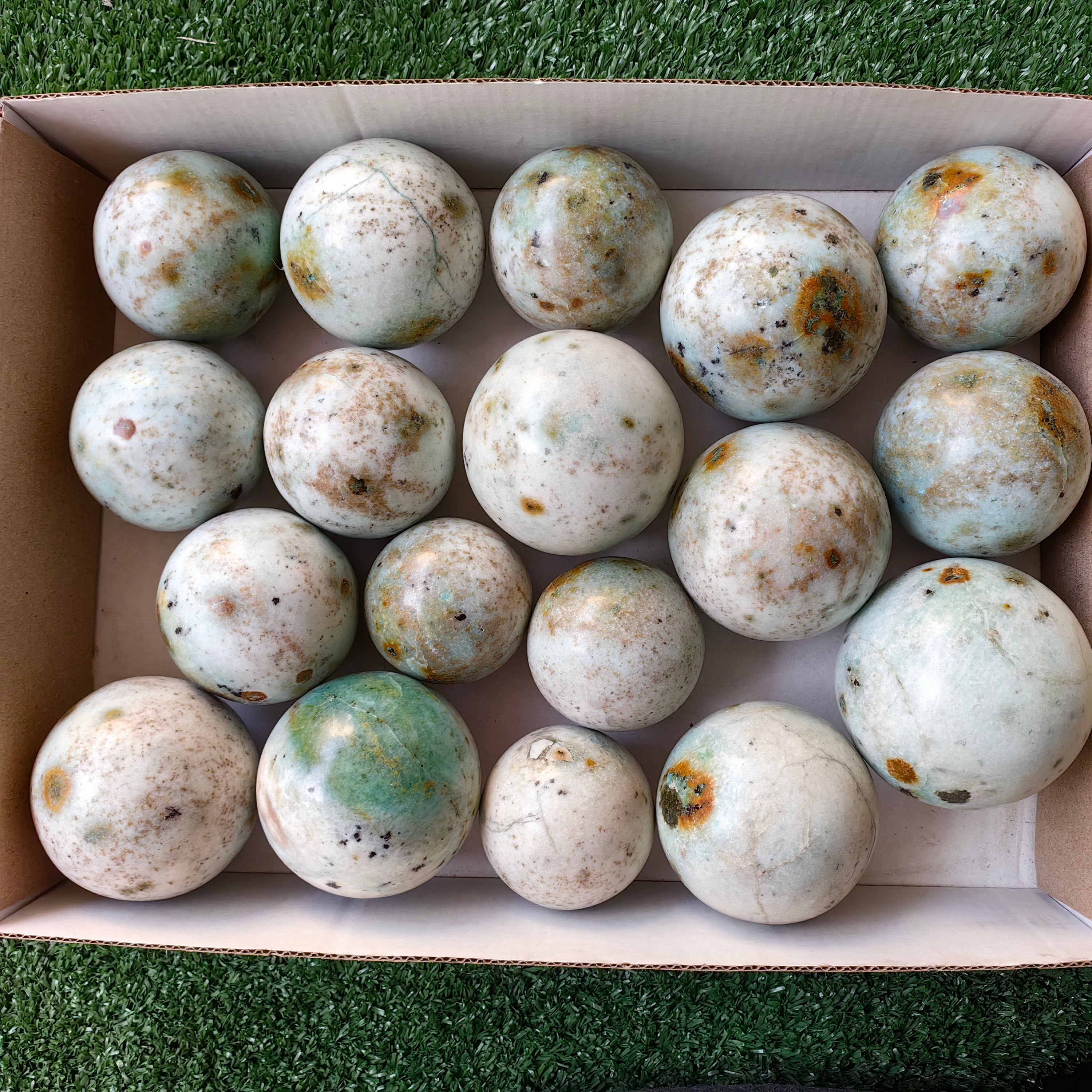 Lot 18 pcs Chrysoprase sphere