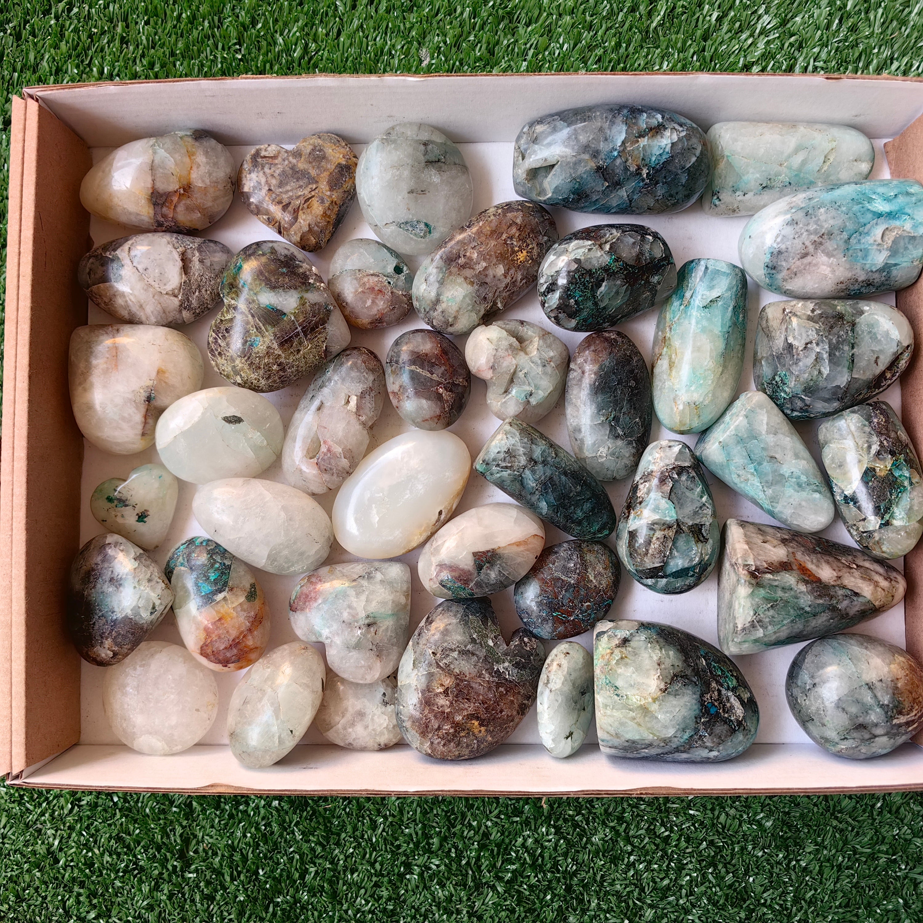 Lot 39 pcs Chrysoquartz mixed forms