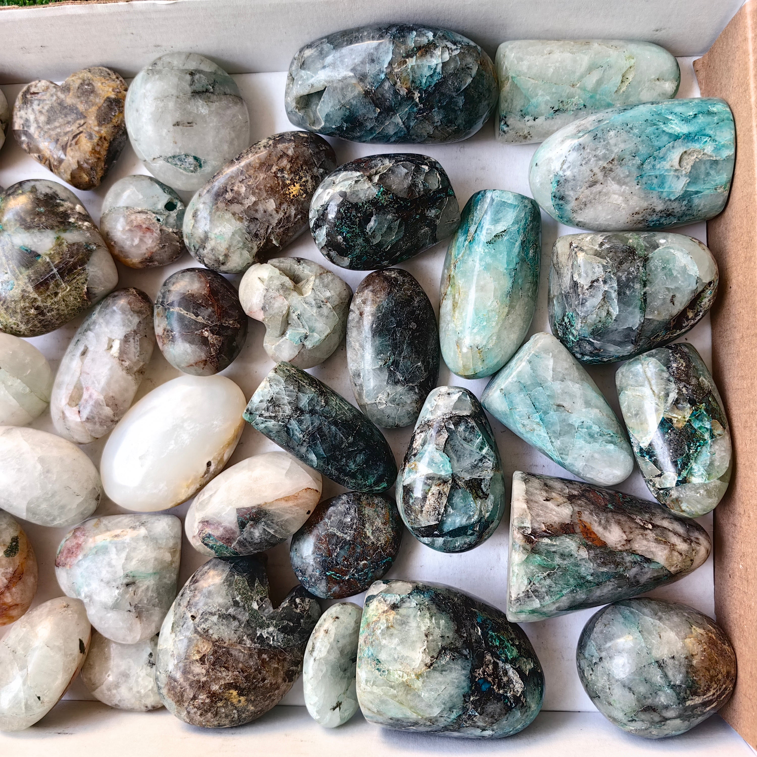 Lot 39 pcs Chrysoquartz mixed forms
