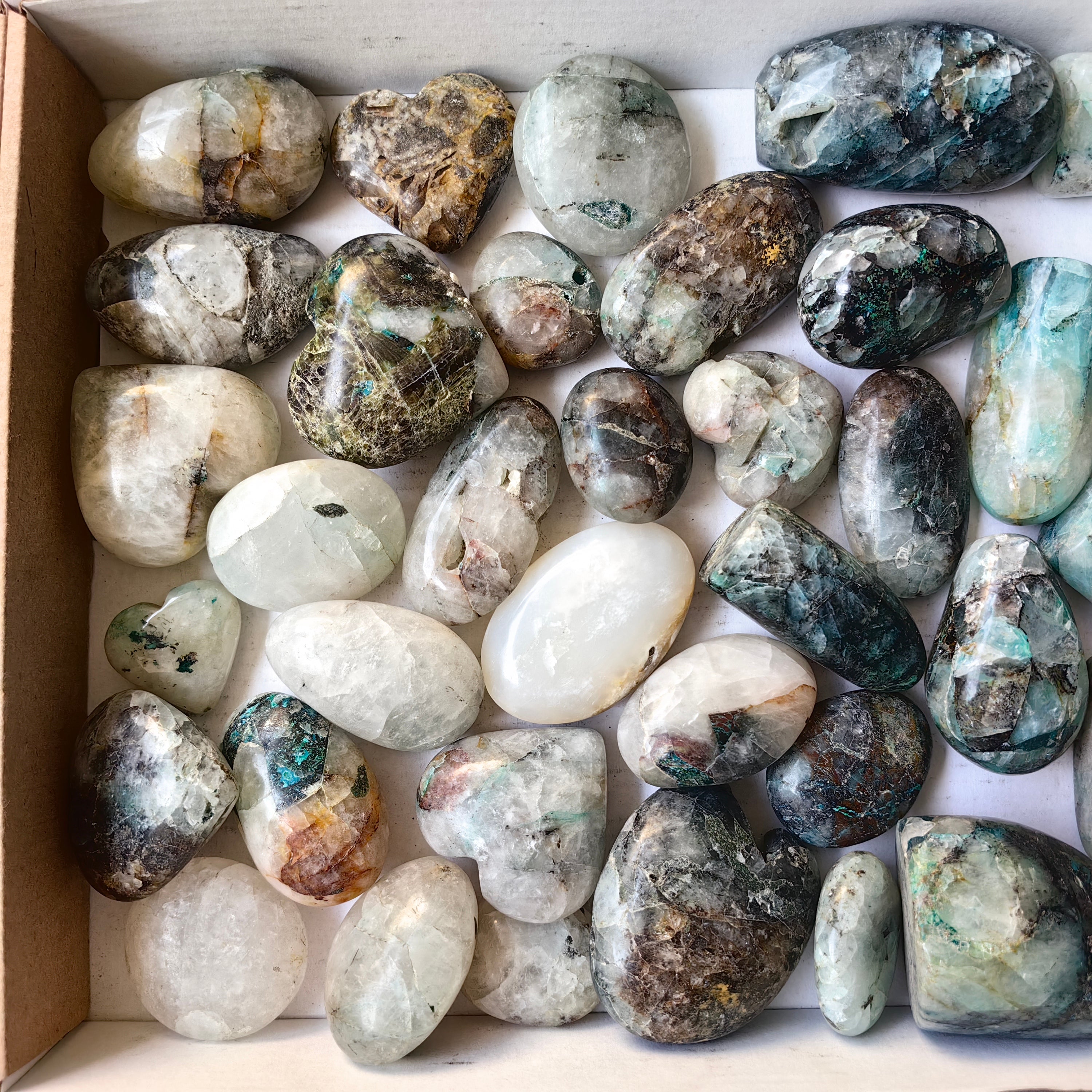 Lot 39 pcs Chrysoquartz mixed forms