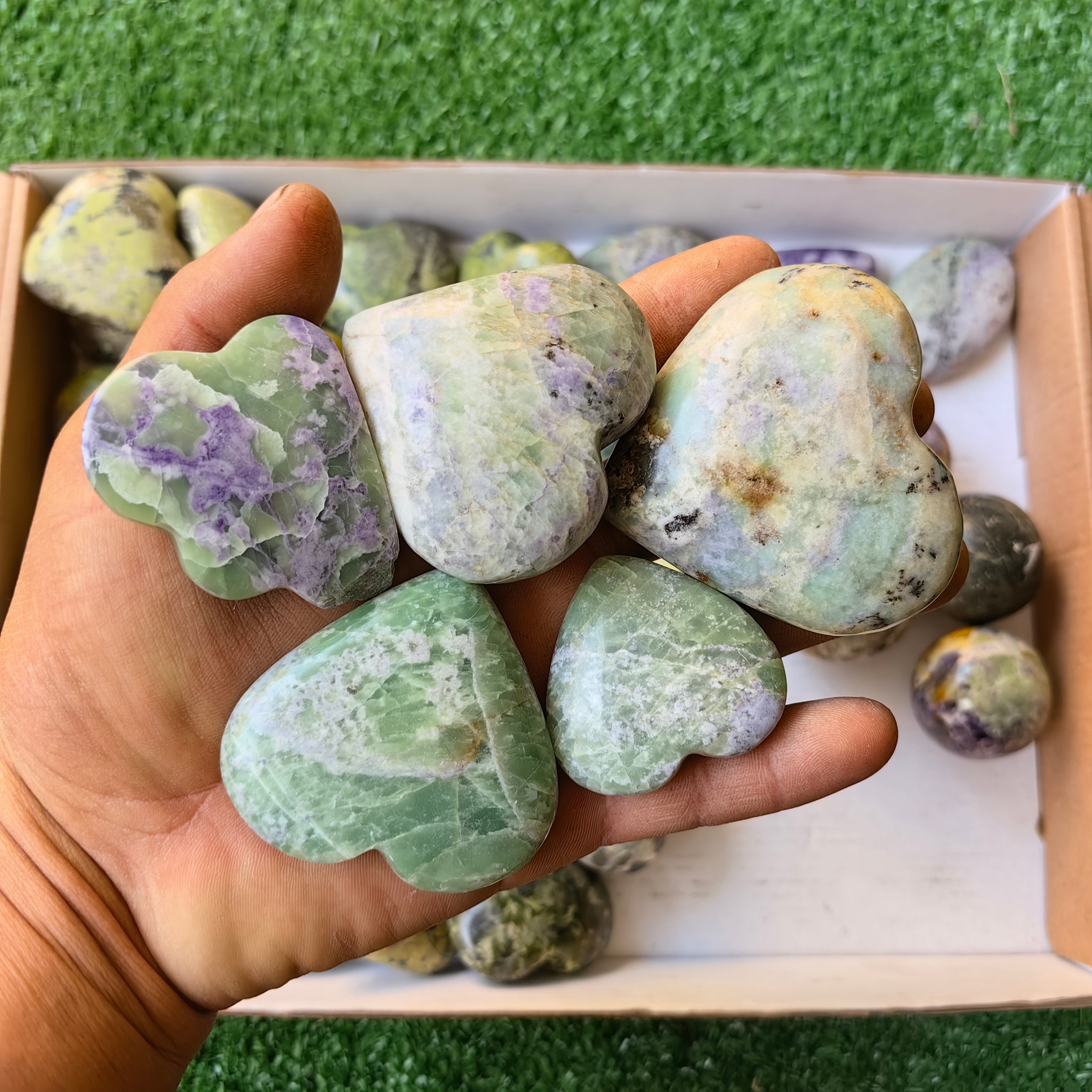 Lot 35 pcs Serpentine, bolivianite heart
