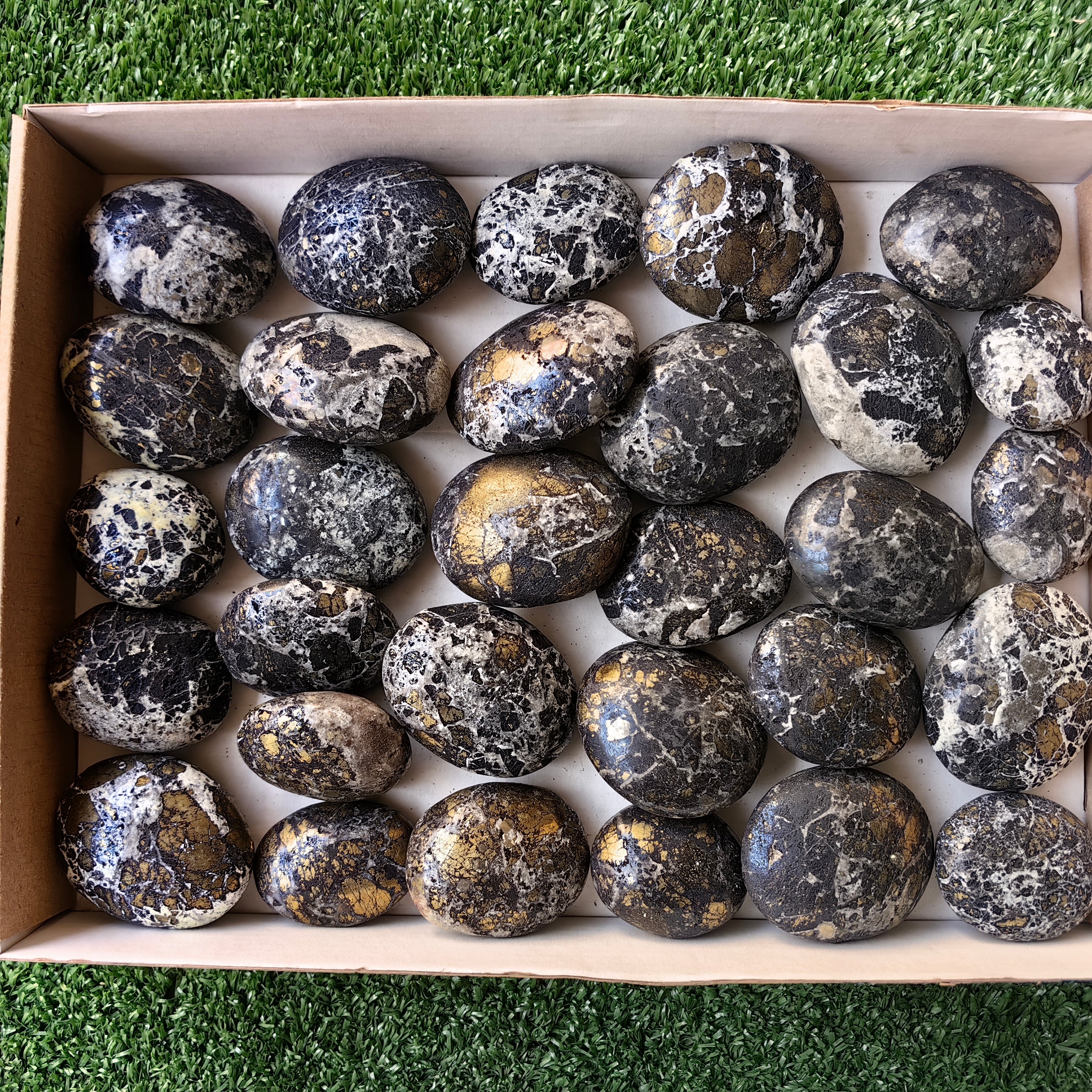 30 pcs Covellite on Chalcopyrite palm