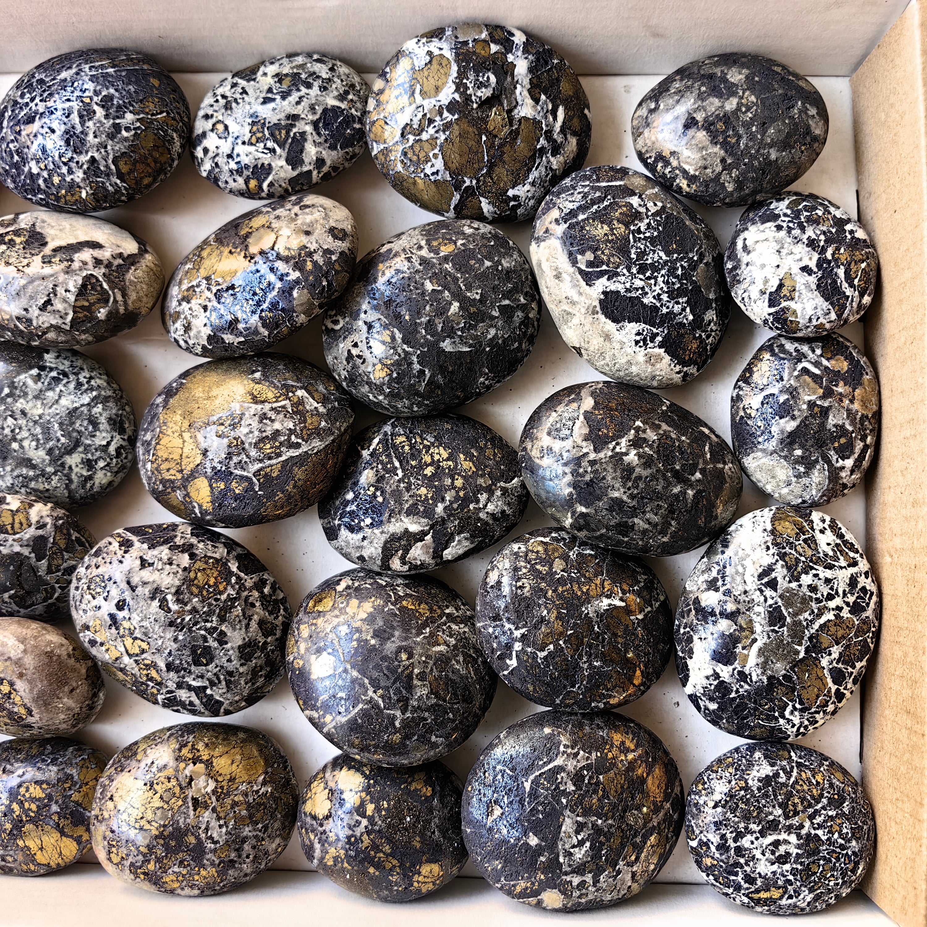 30 pcs Covellite on Chalcopyrite palm