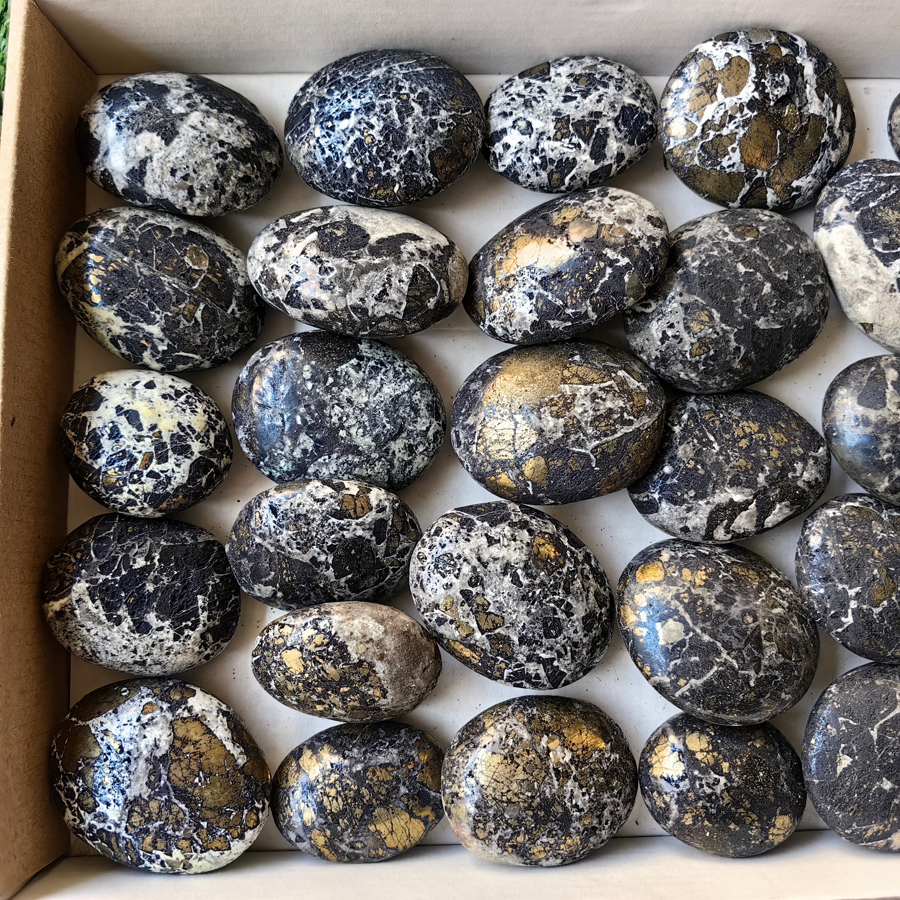 30 pcs Covellite on Chalcopyrite palm