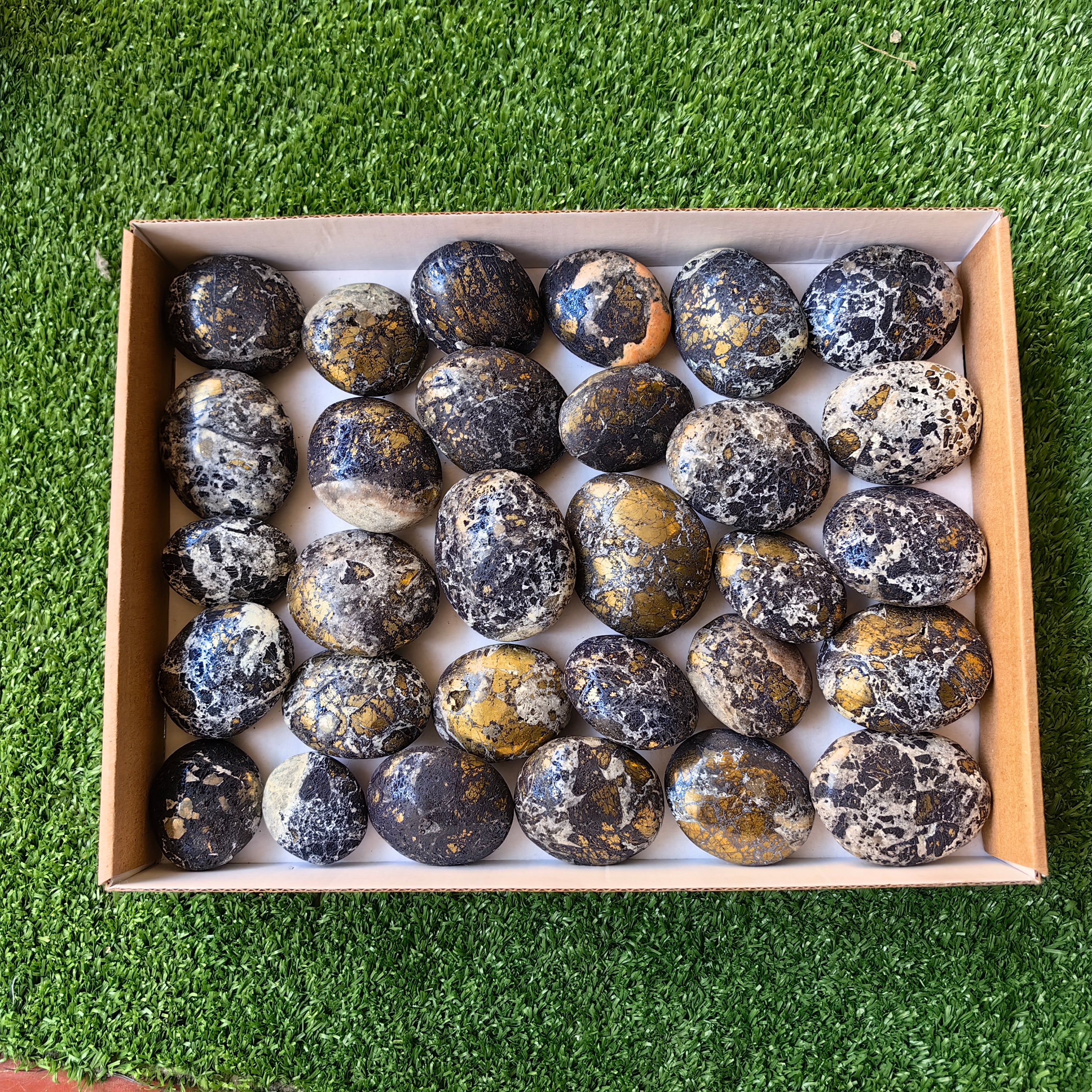 30 pcs Covellite on Chalcopyrite palm