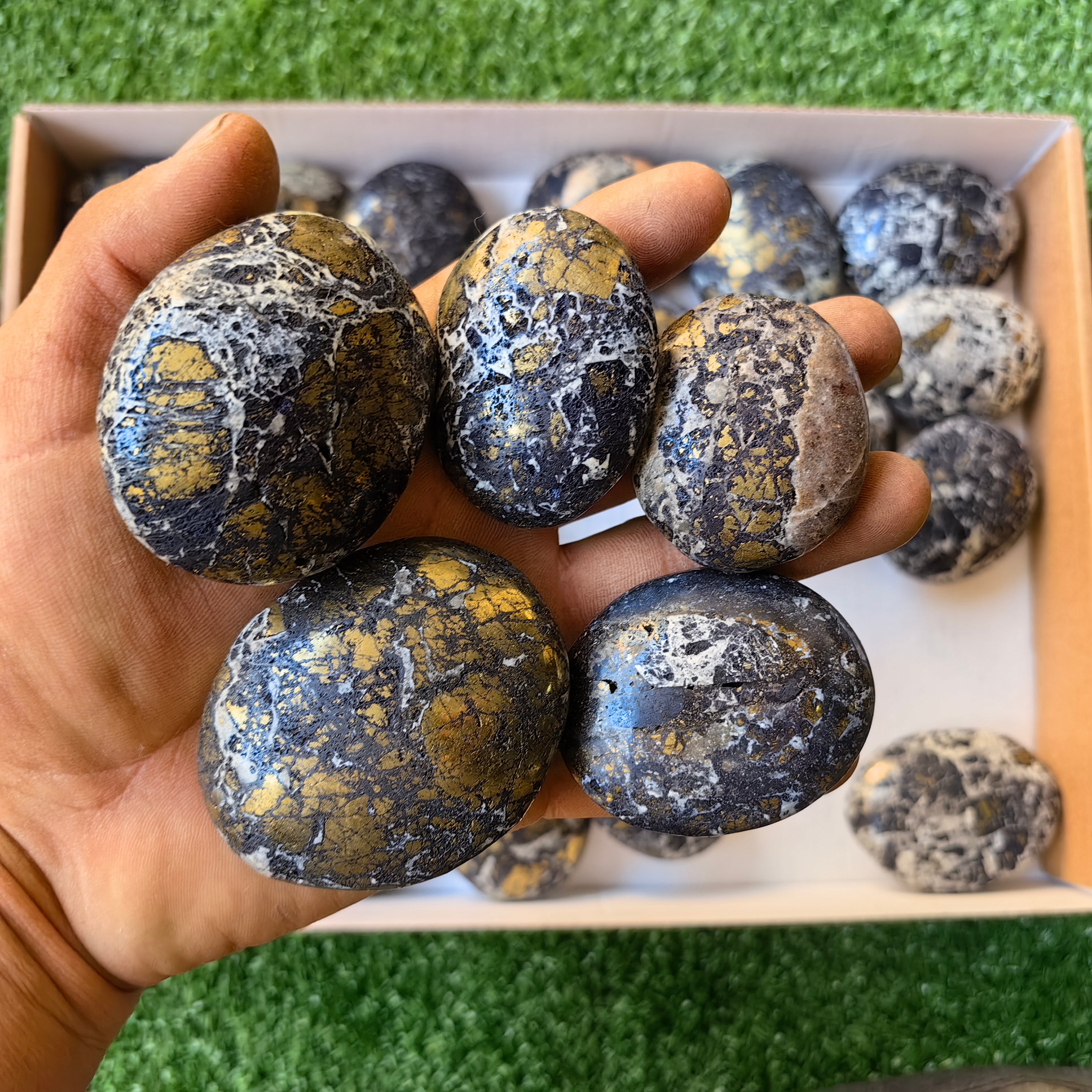 30 pcs Covellite on Chalcopyrite palm