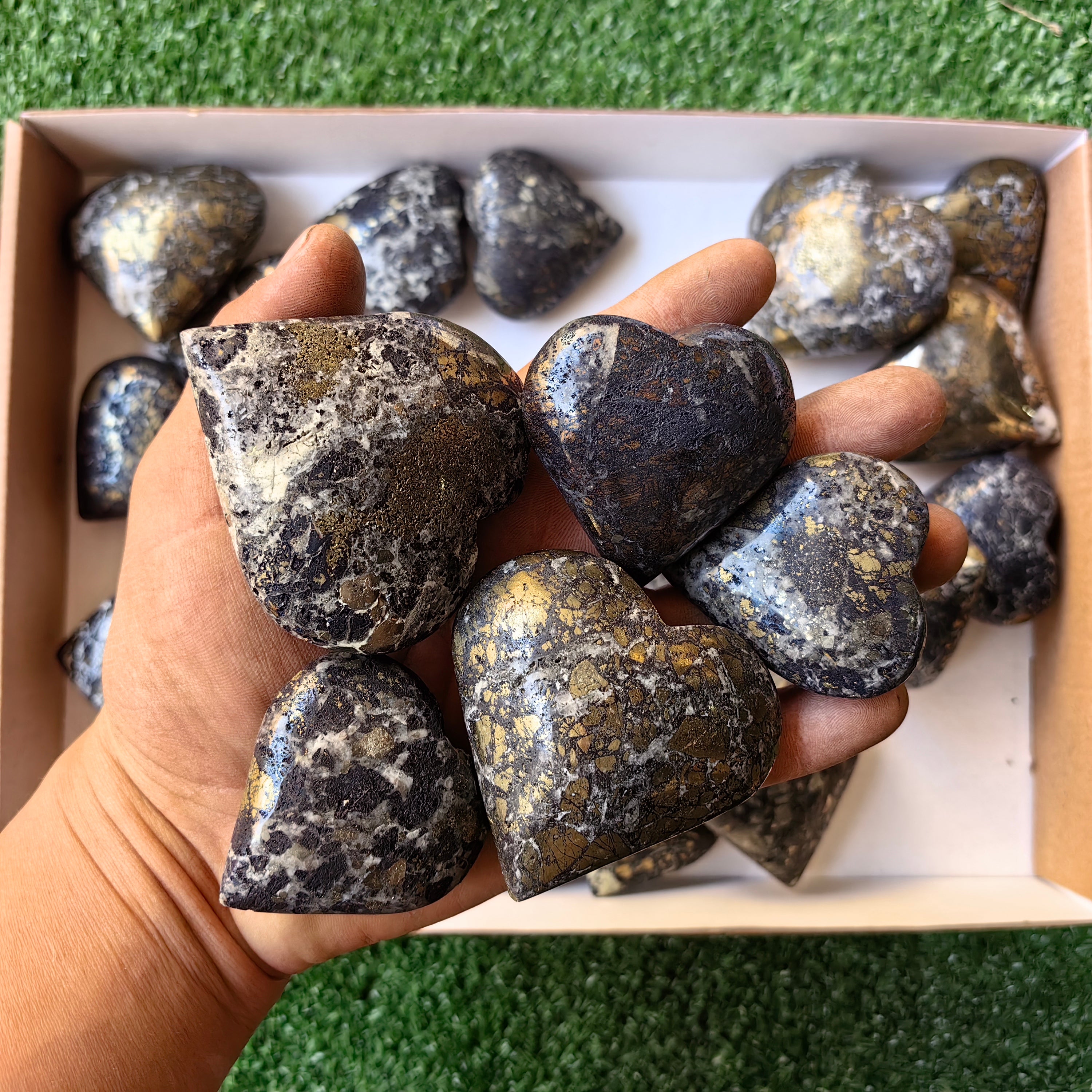26 pcs Covellite on Chalcopyrite heart