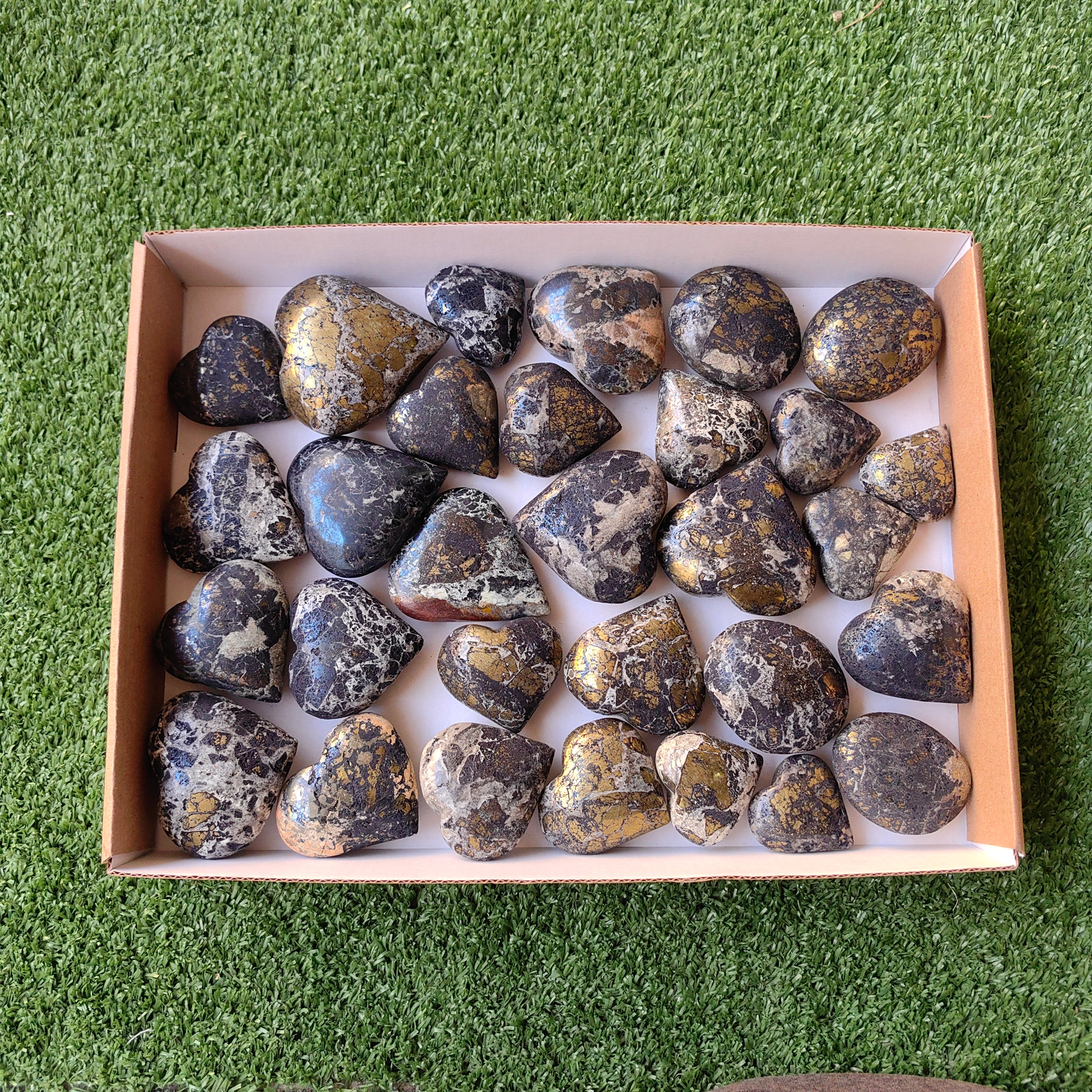 30 pcs Covellite on Chalcopyrite palm and heart