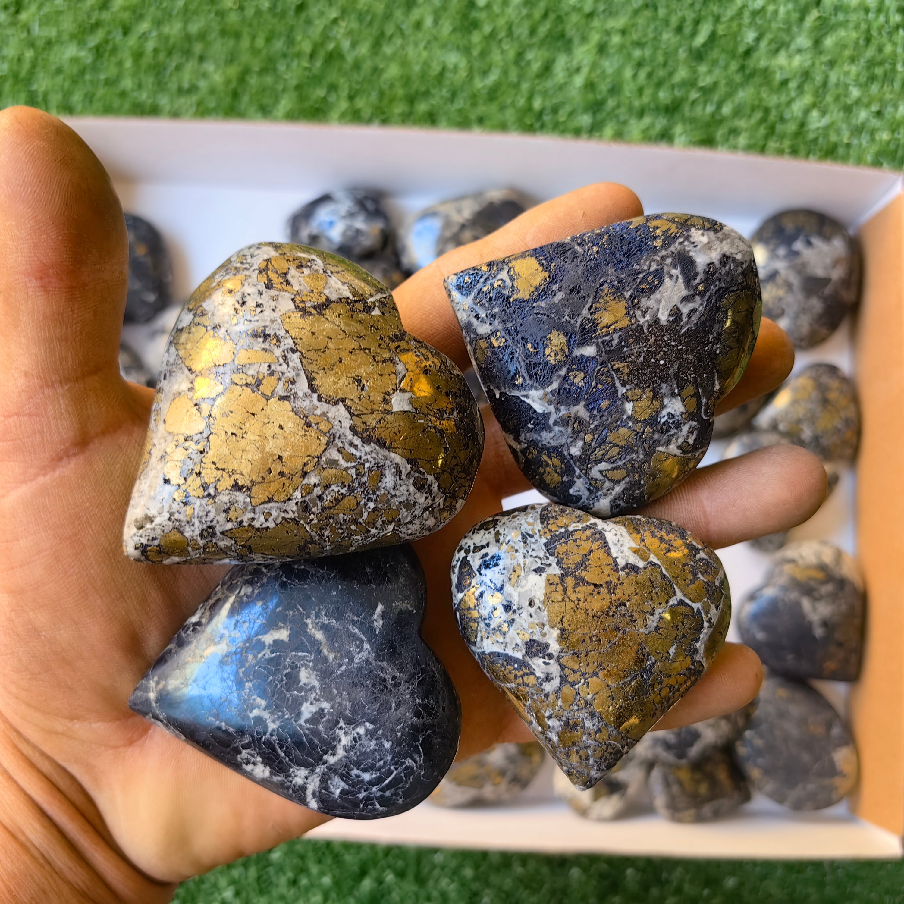 30 pcs Covellite on Chalcopyrite palm and heart