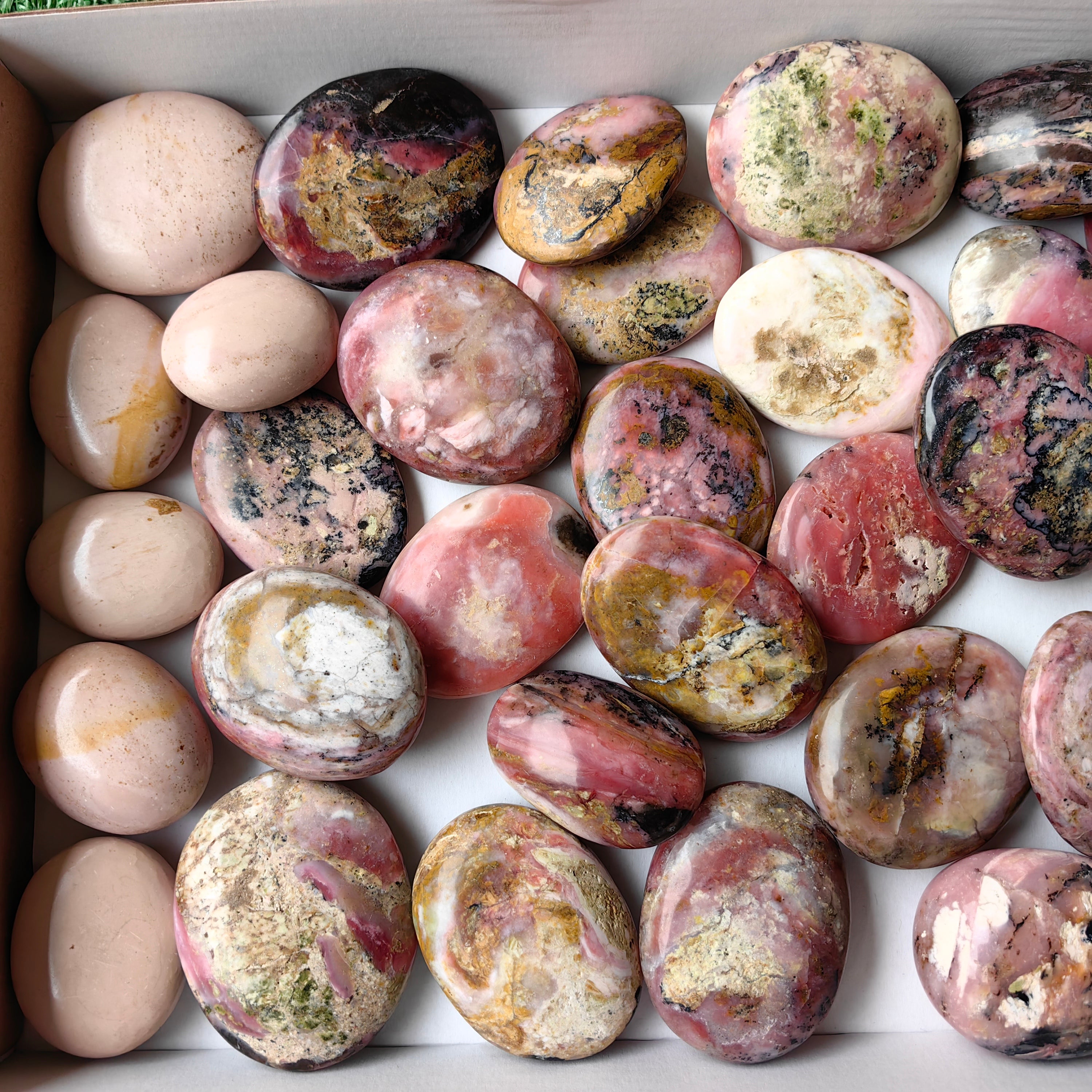 Lot 32 pcs Pink Opal and Phosphosiderite Palm