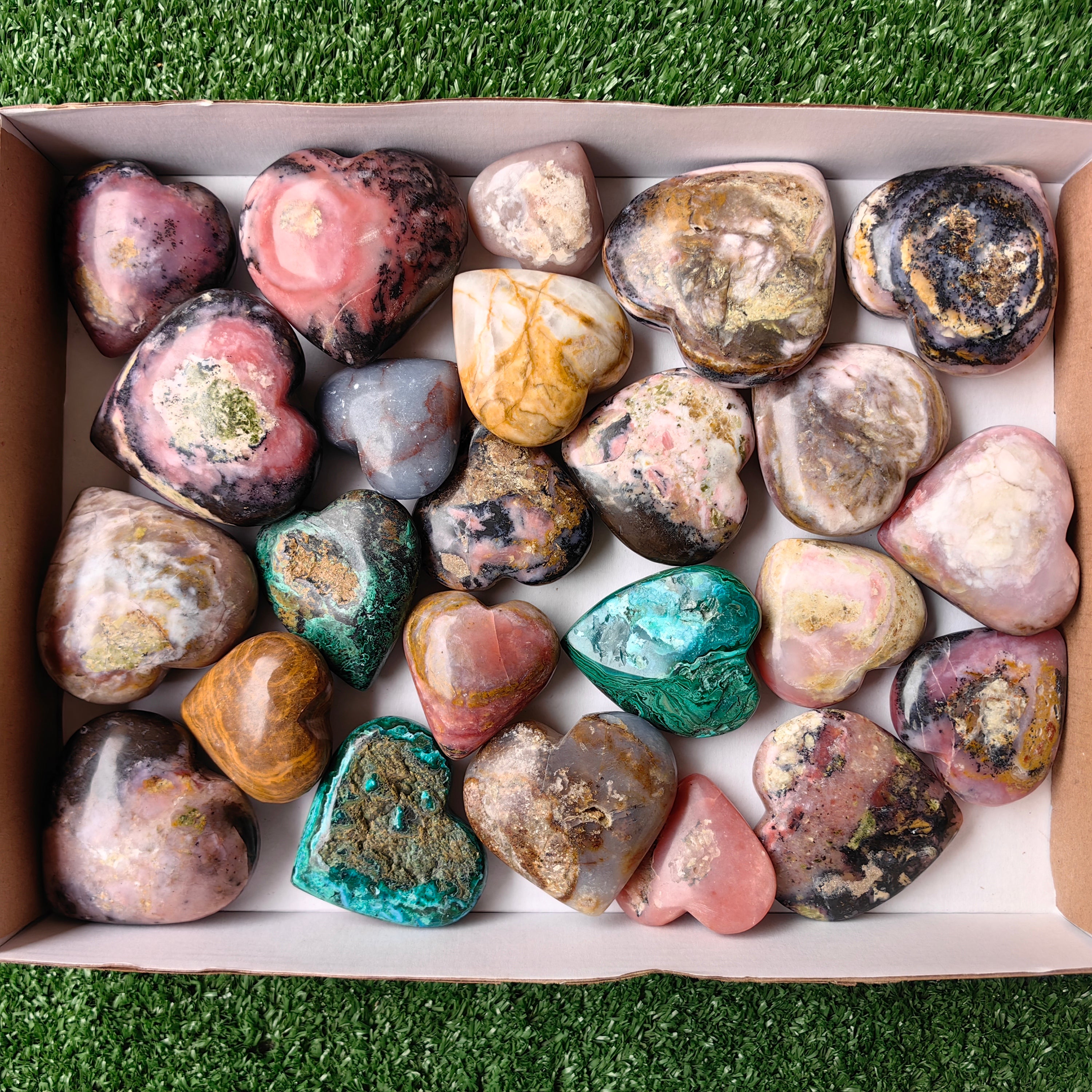 Lot 24 pcs Heart of mixed stones