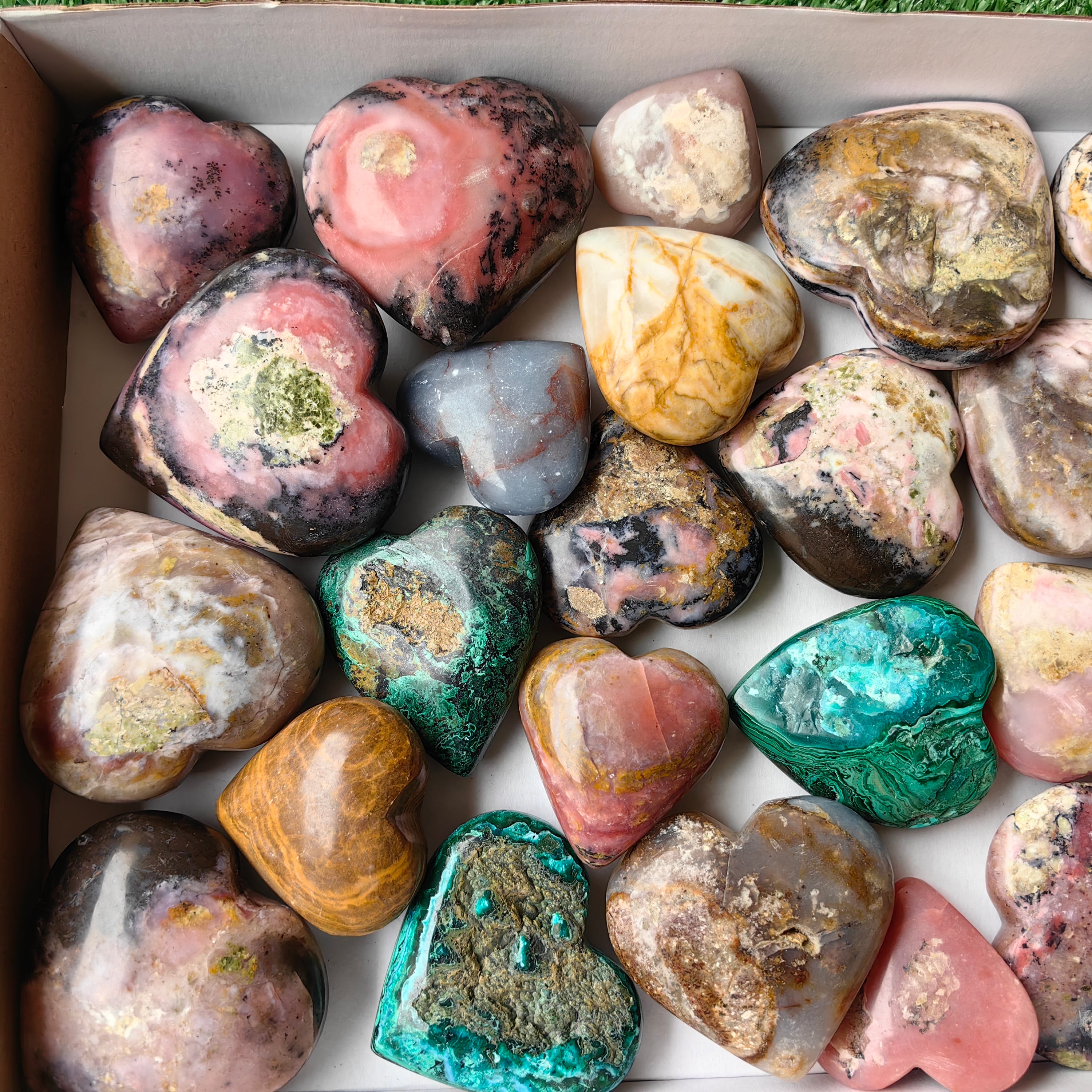 Lot 24 pcs Heart of mixed stones