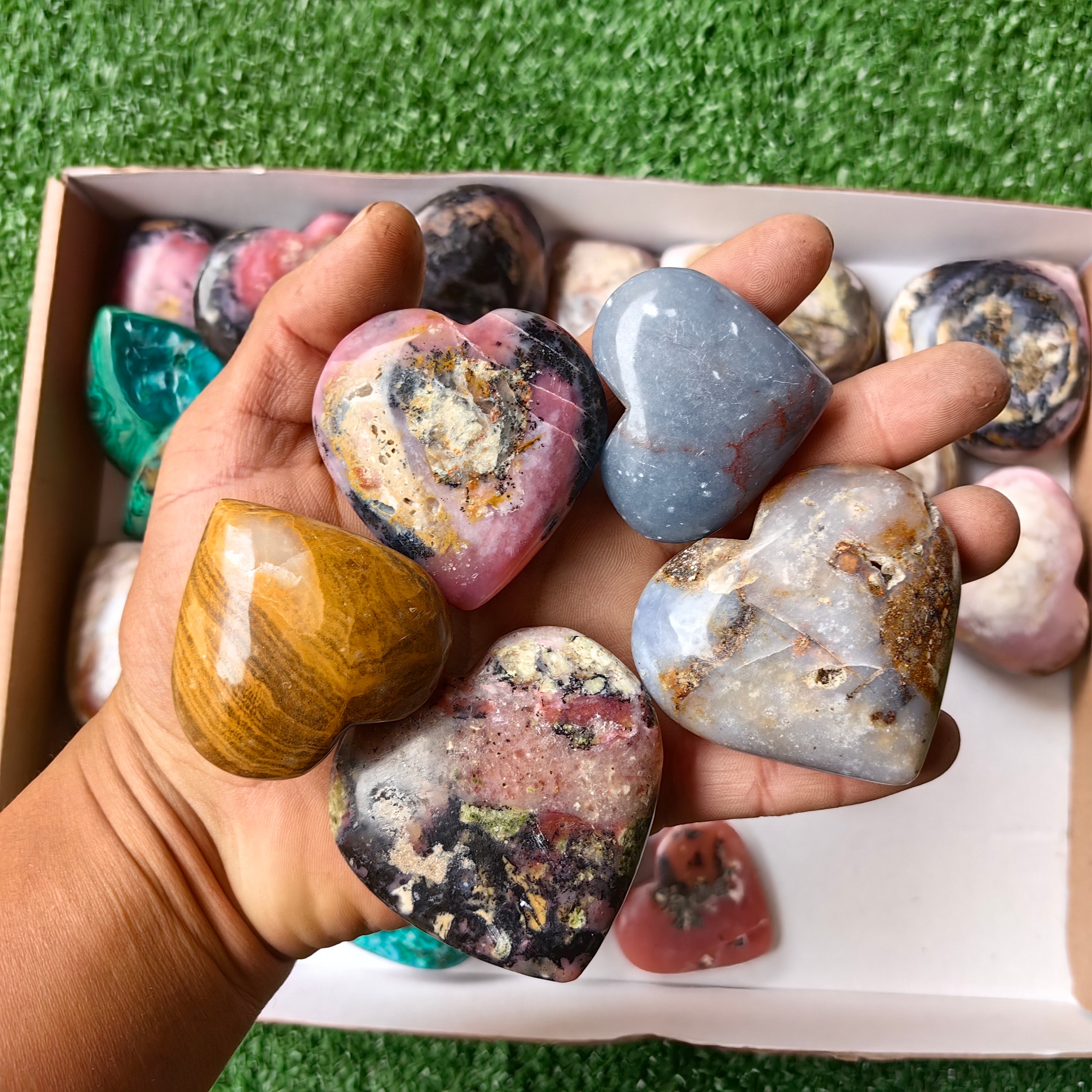 Lot 24 pcs Heart of mixed stones