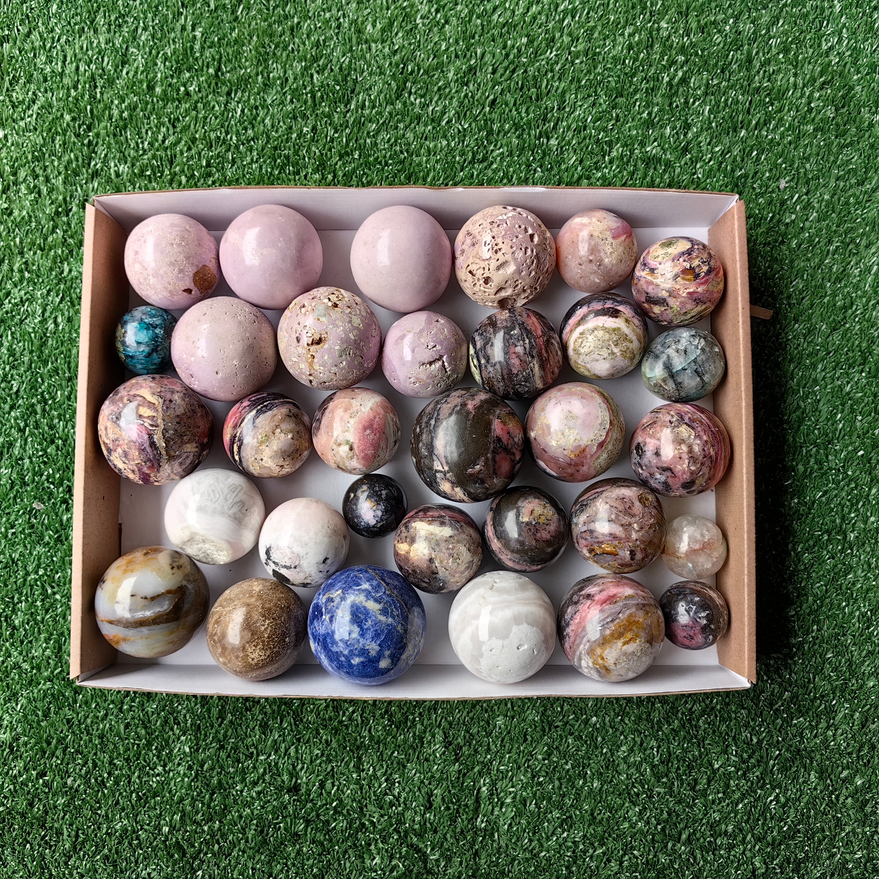 Lot 32 pcs Sphere of mixed stones
